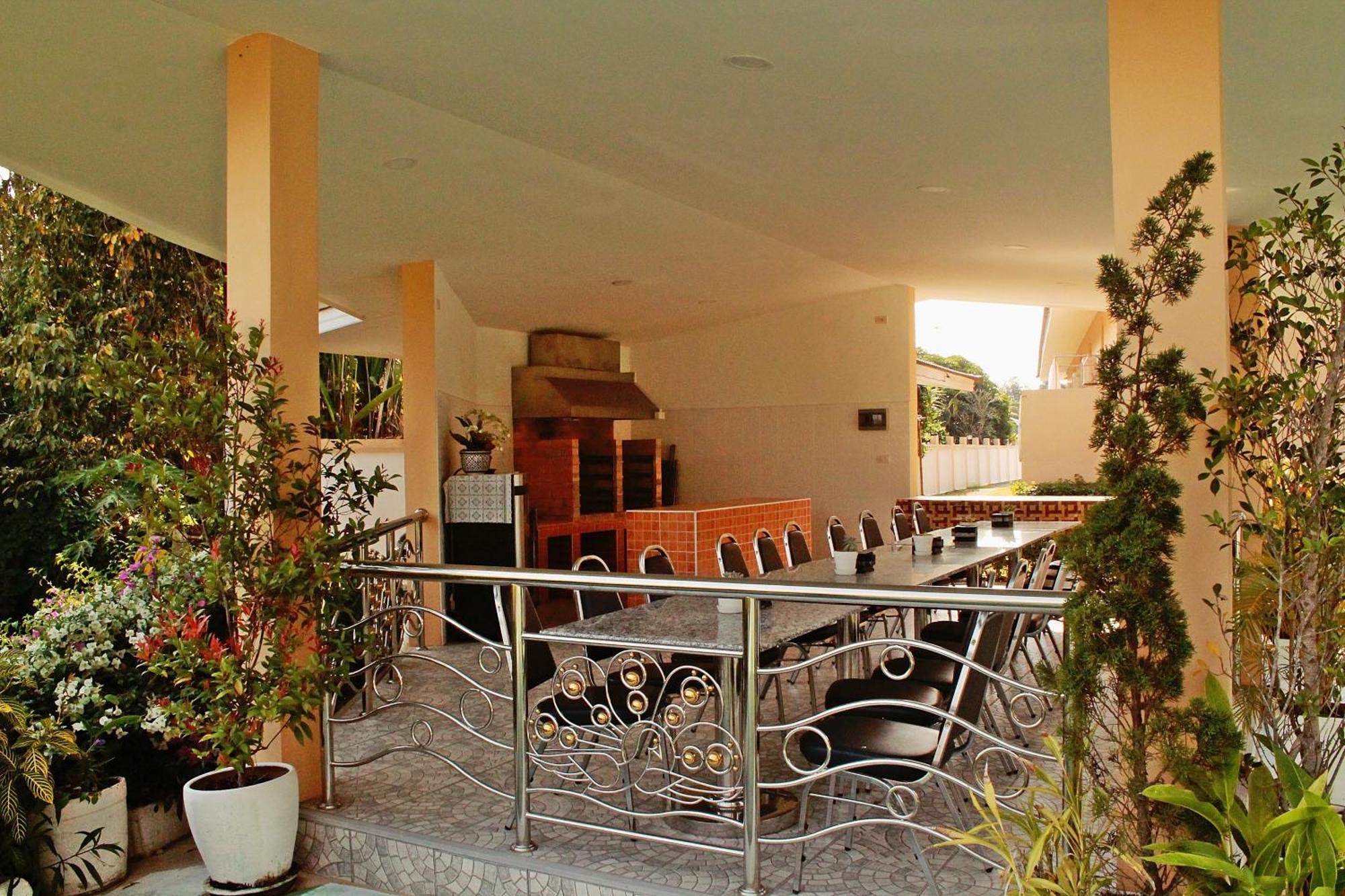 Nok & 4* Chiang Mai