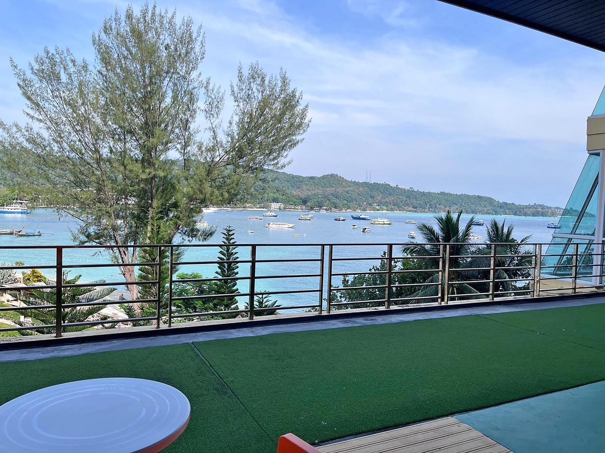Cliff Hotel