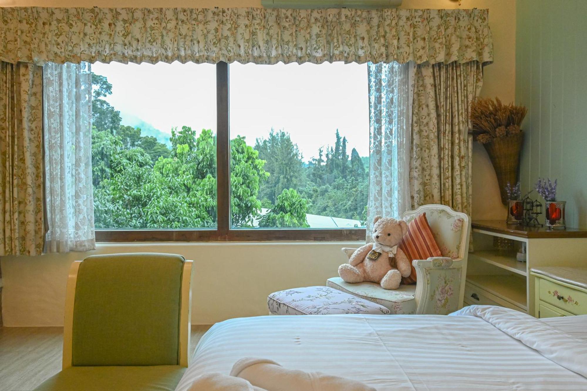 Swiss Valley Hip Resort 4*