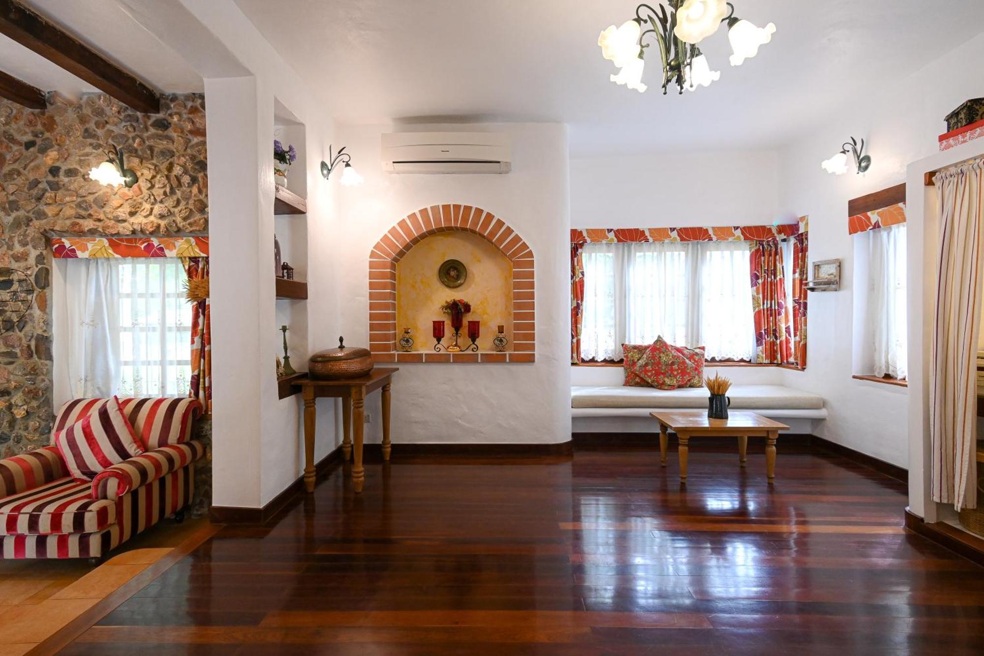 Resort Swiss Valley Hip Suan Phueng