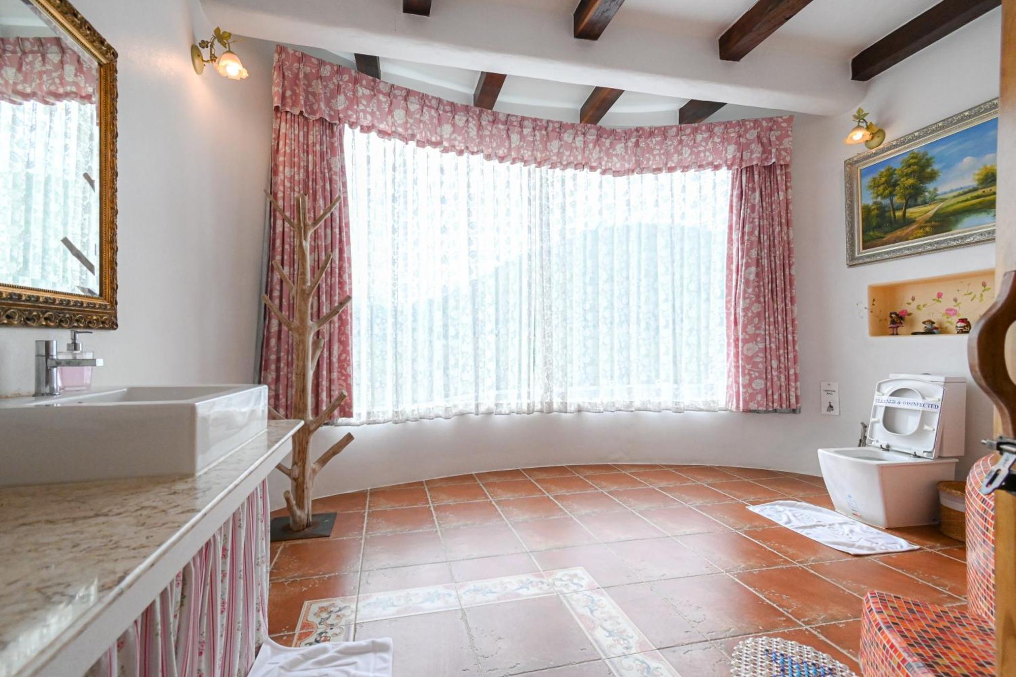 Swiss Valley Hip Resort 4*