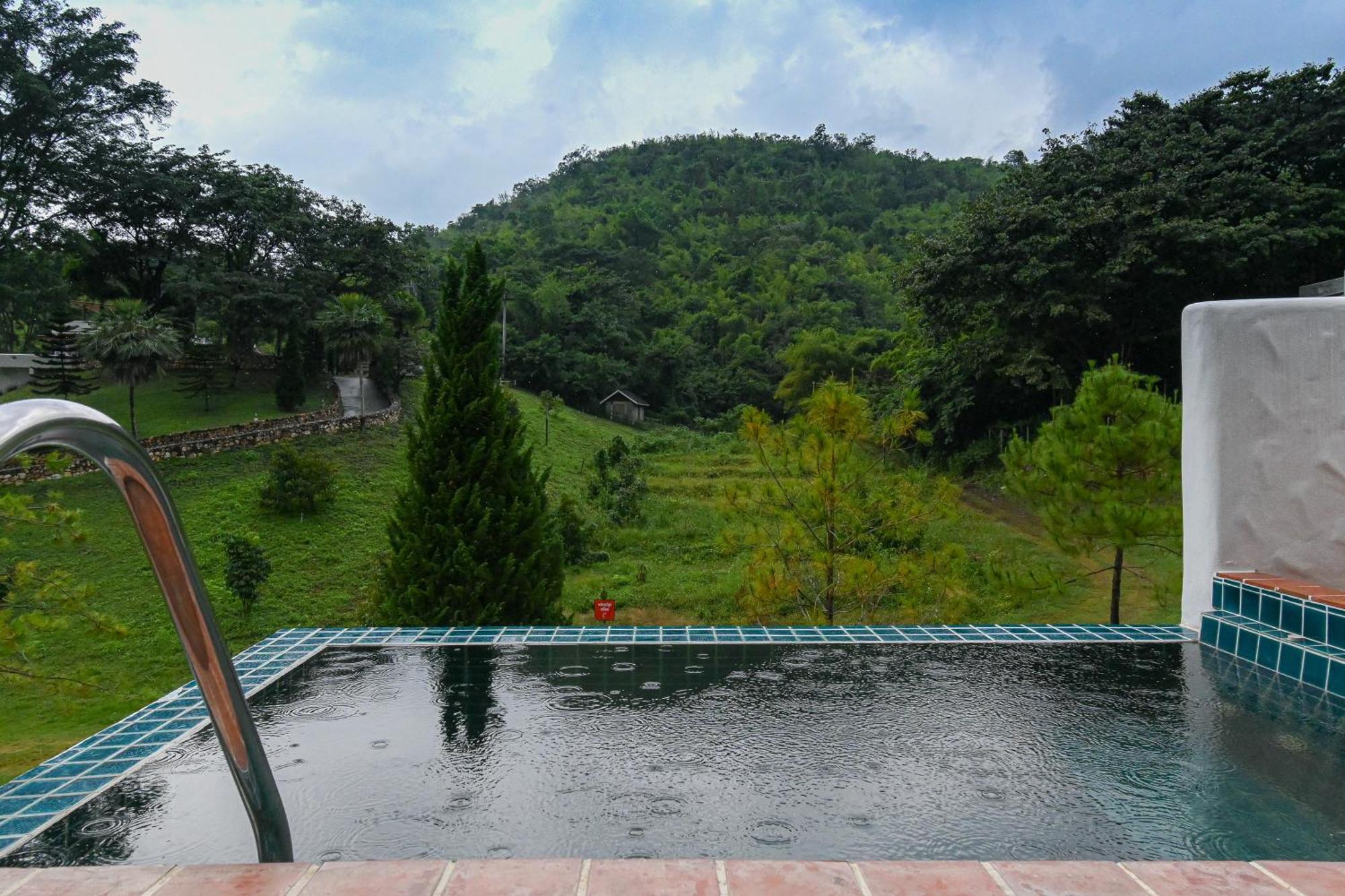 Swiss Valley Hip Resort Suan Phueng