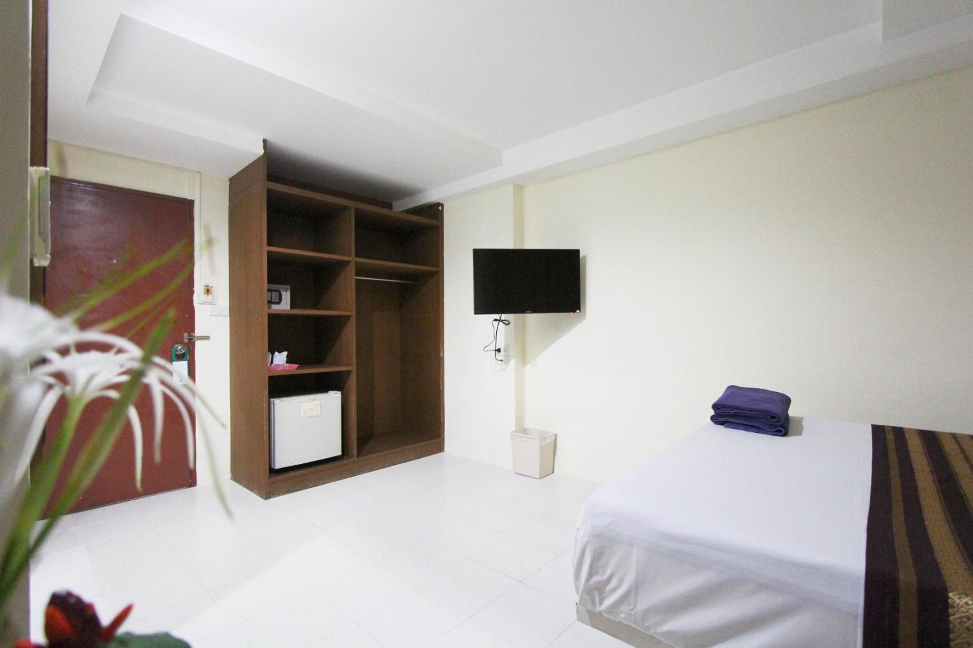Hotel 18 Coins Budget