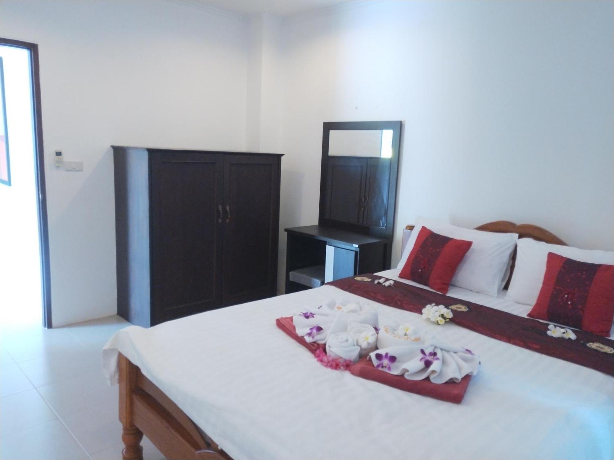 White Flower Lanta Aparthotel 3*