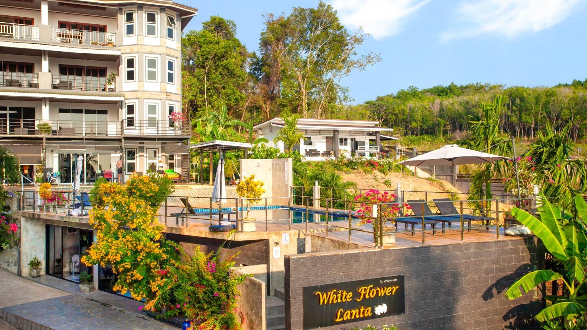 White Flower Lanta Aparthotel 3*