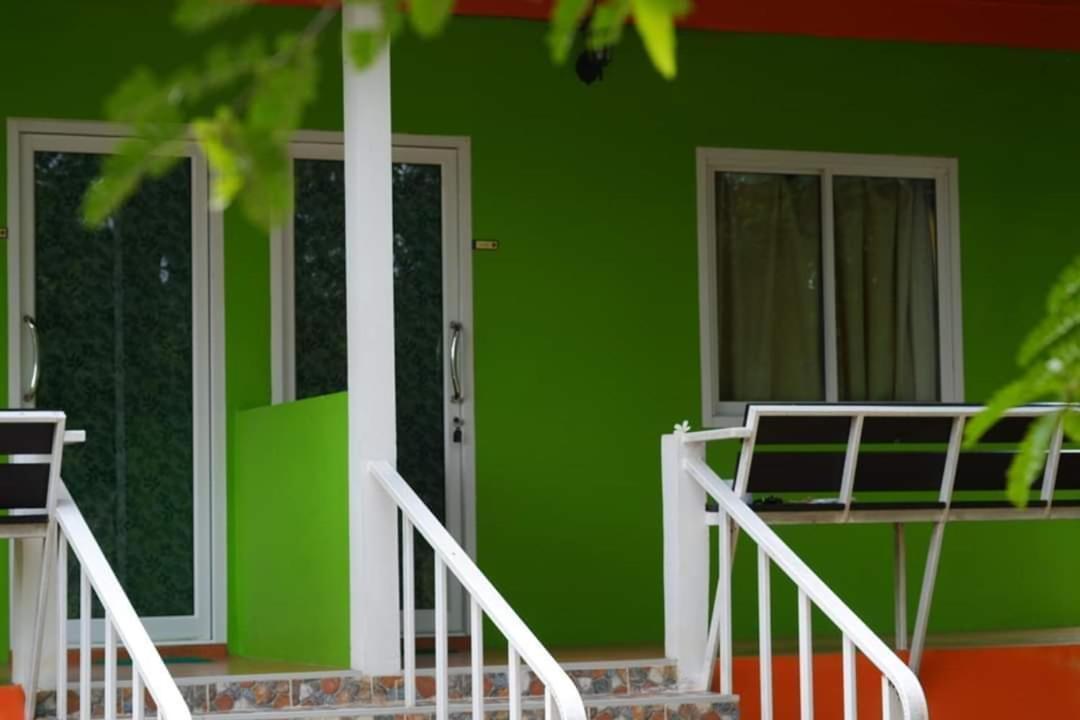 Suan Nopparat Suan Phueng