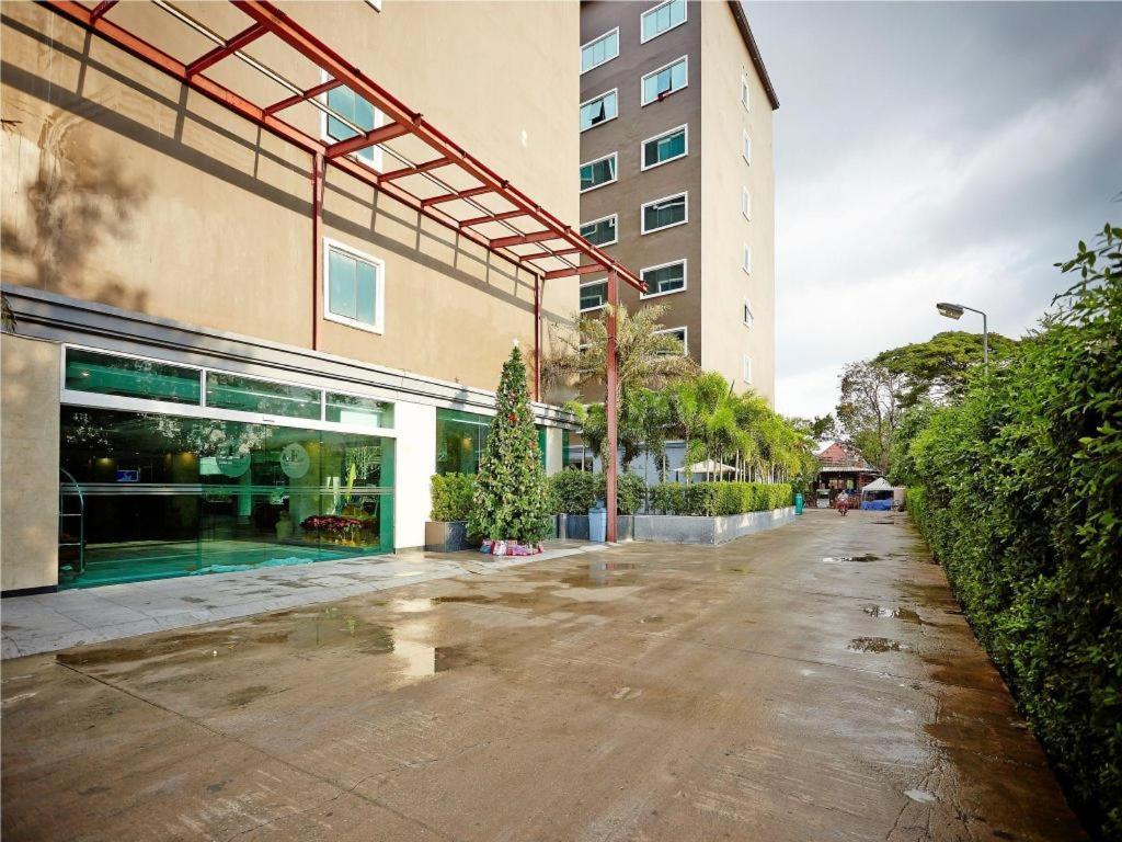 Ease Jomtien Hotel 3*