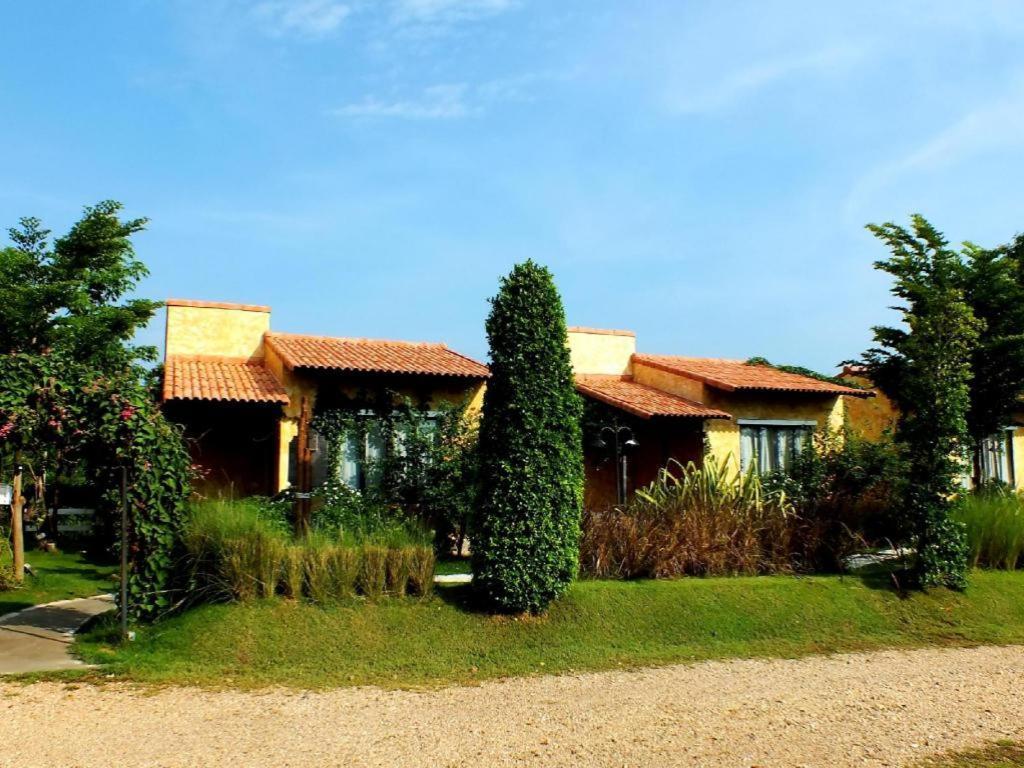 Tuscany Country Resort 3*