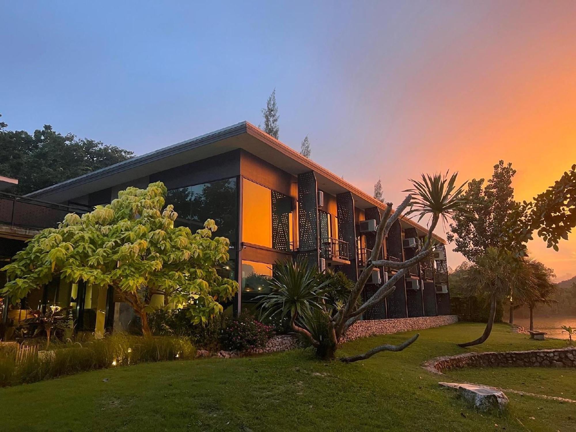 Inlaya Resort