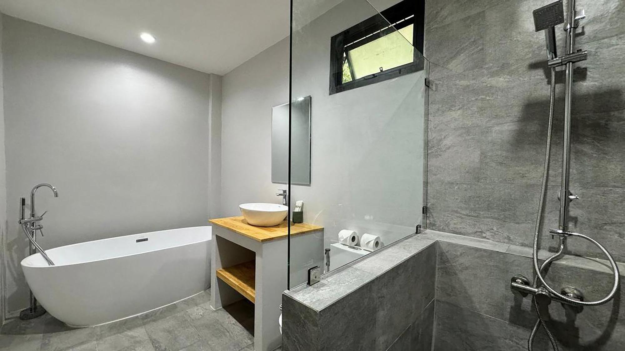 Naiwok Hills Resort 4*