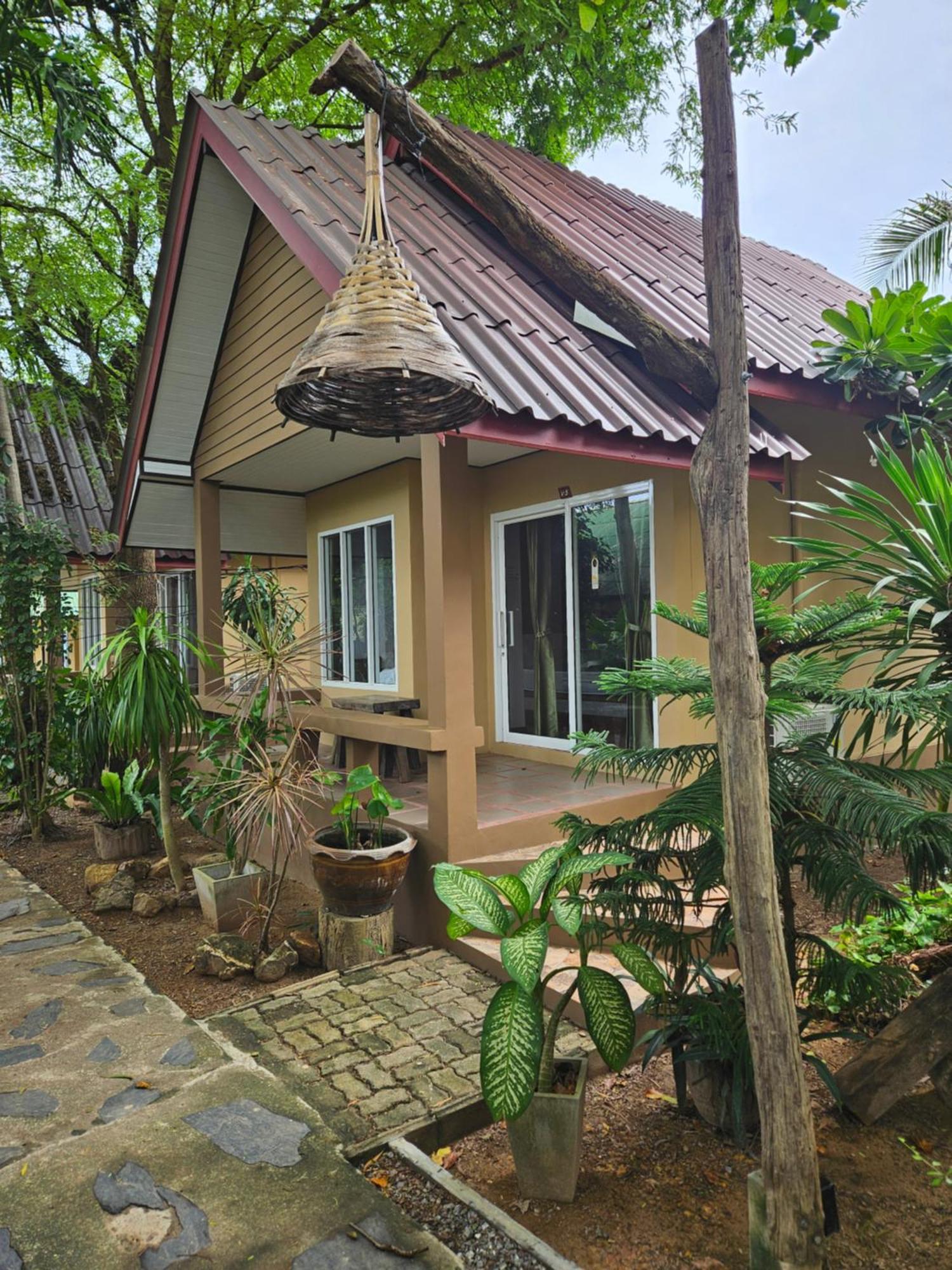 Lanta Riviera Resort 3*