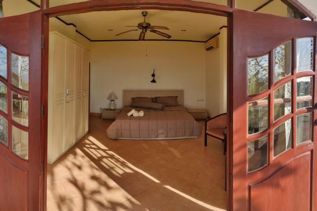 Spacious With Sunset Sea View *