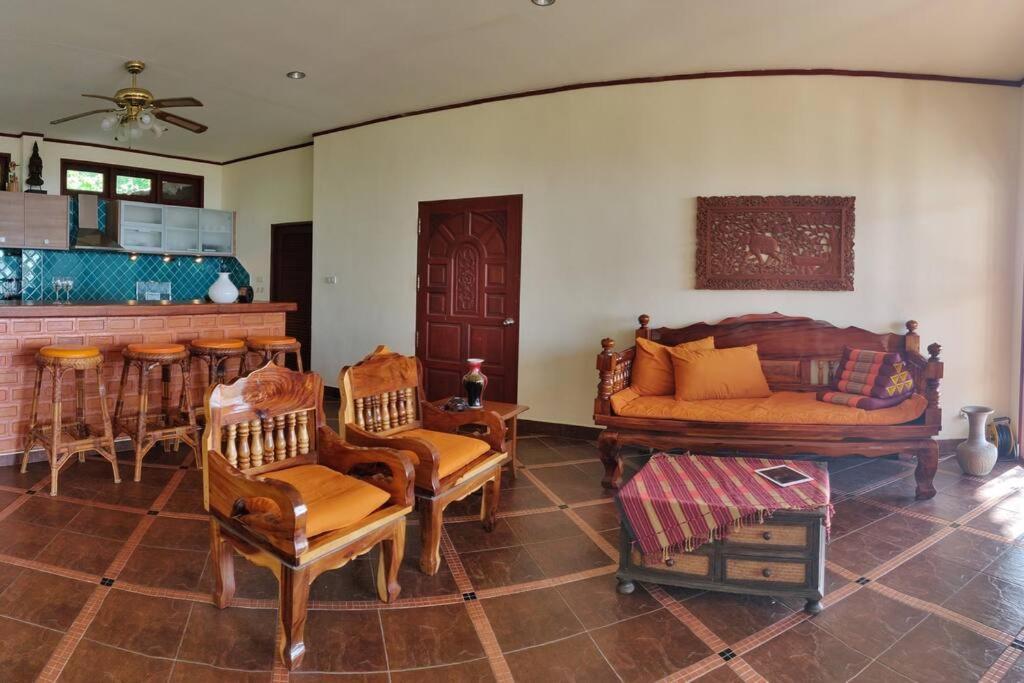 Villa Spacious With Sunset Sea View