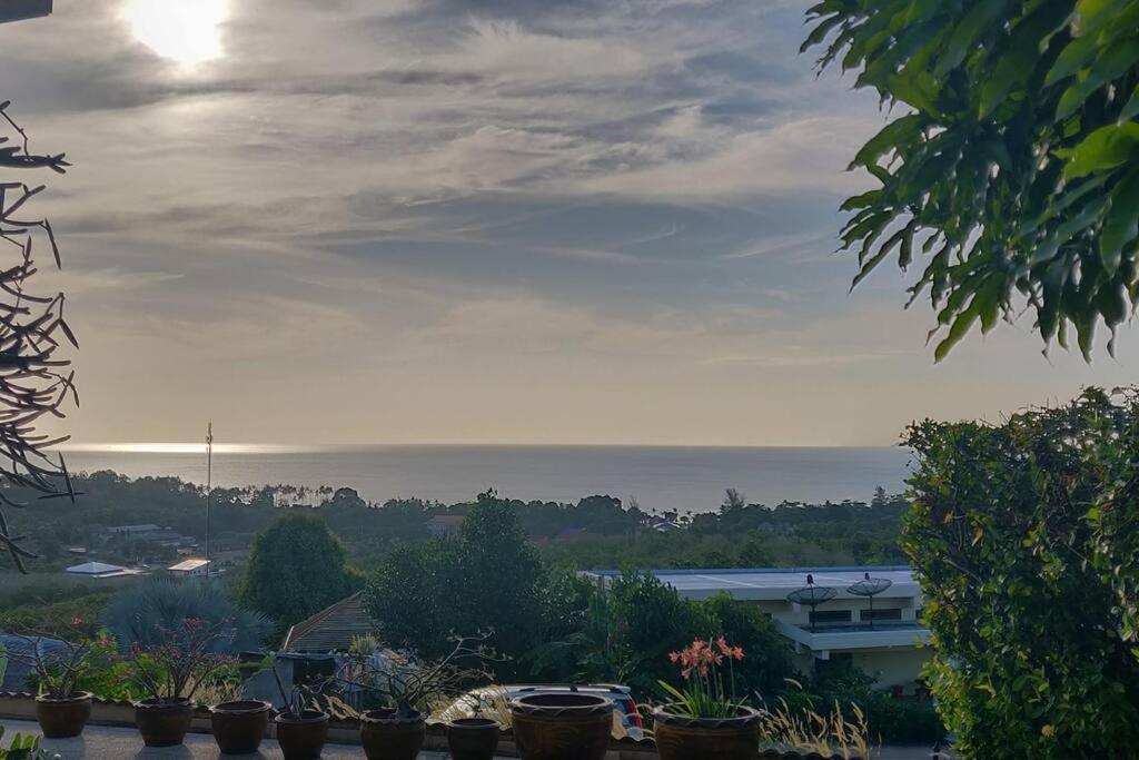 Spacious With Sunset Sea View *