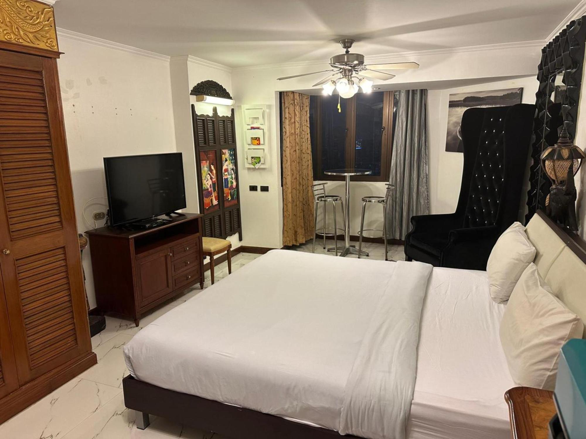 Apartment Omni Tower - Direct Bangkok