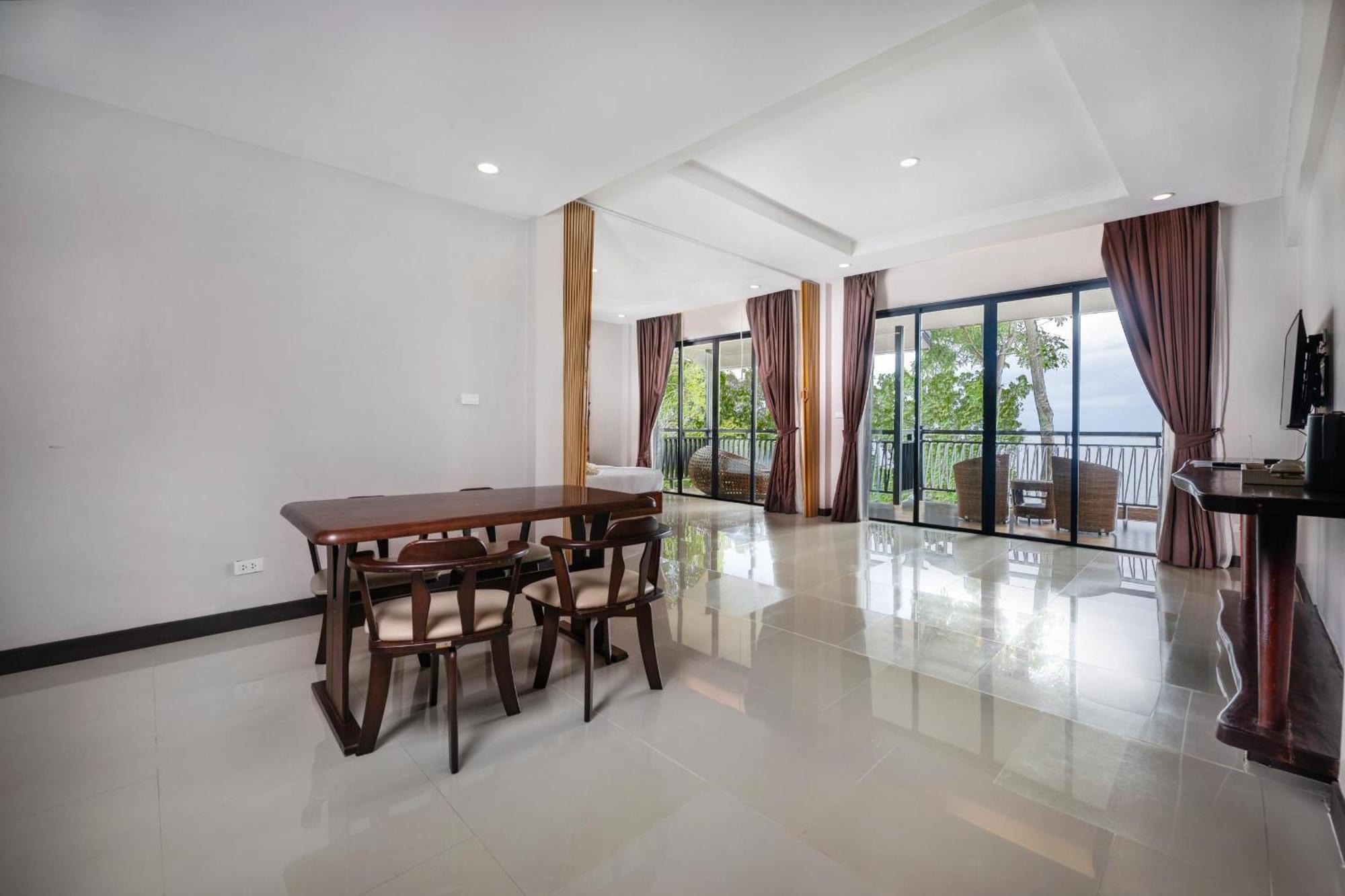 Dusit Buncha By Riya Group Resort Koh Tao