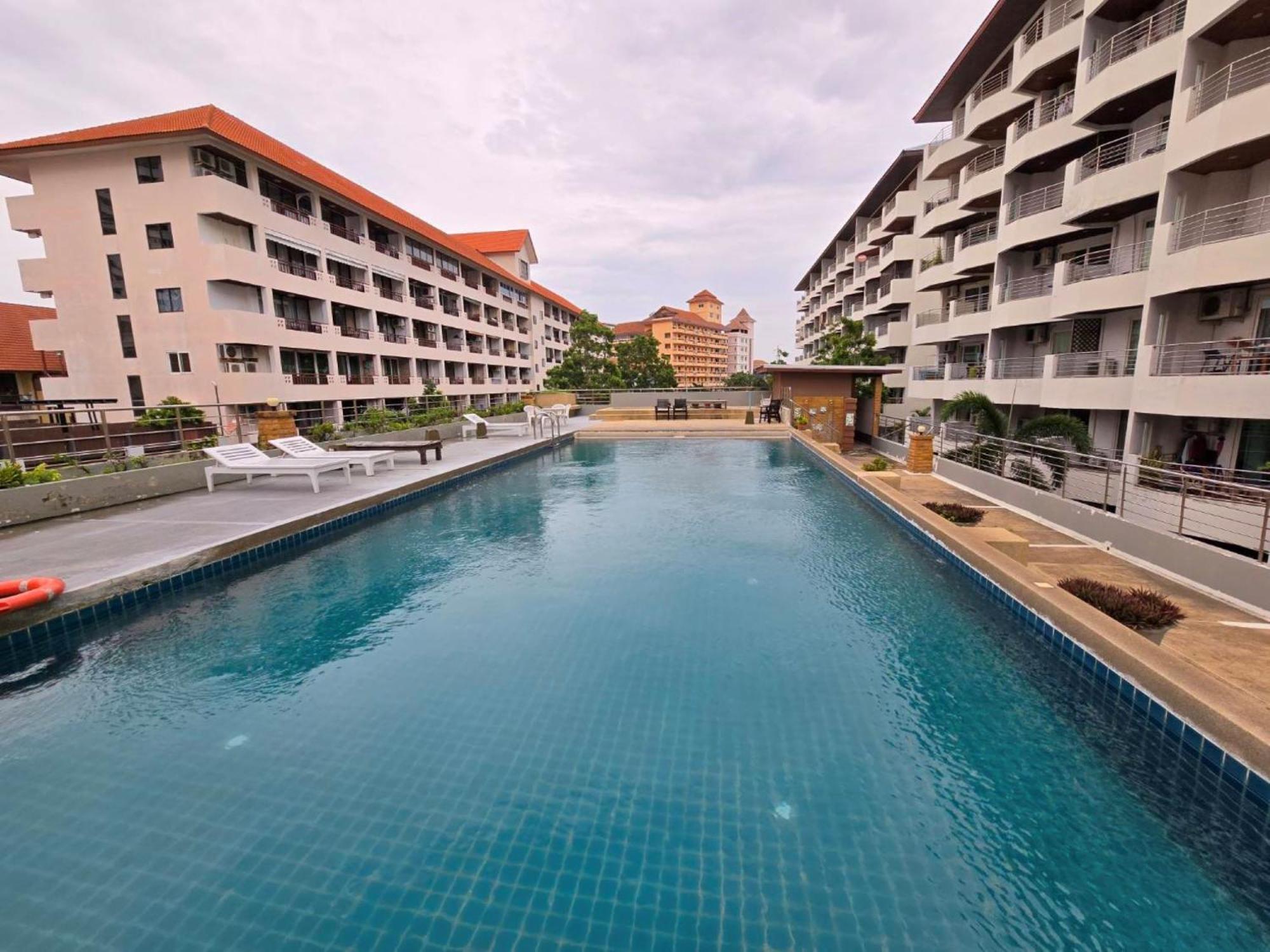 Hotel Plaza Jomtien Beach