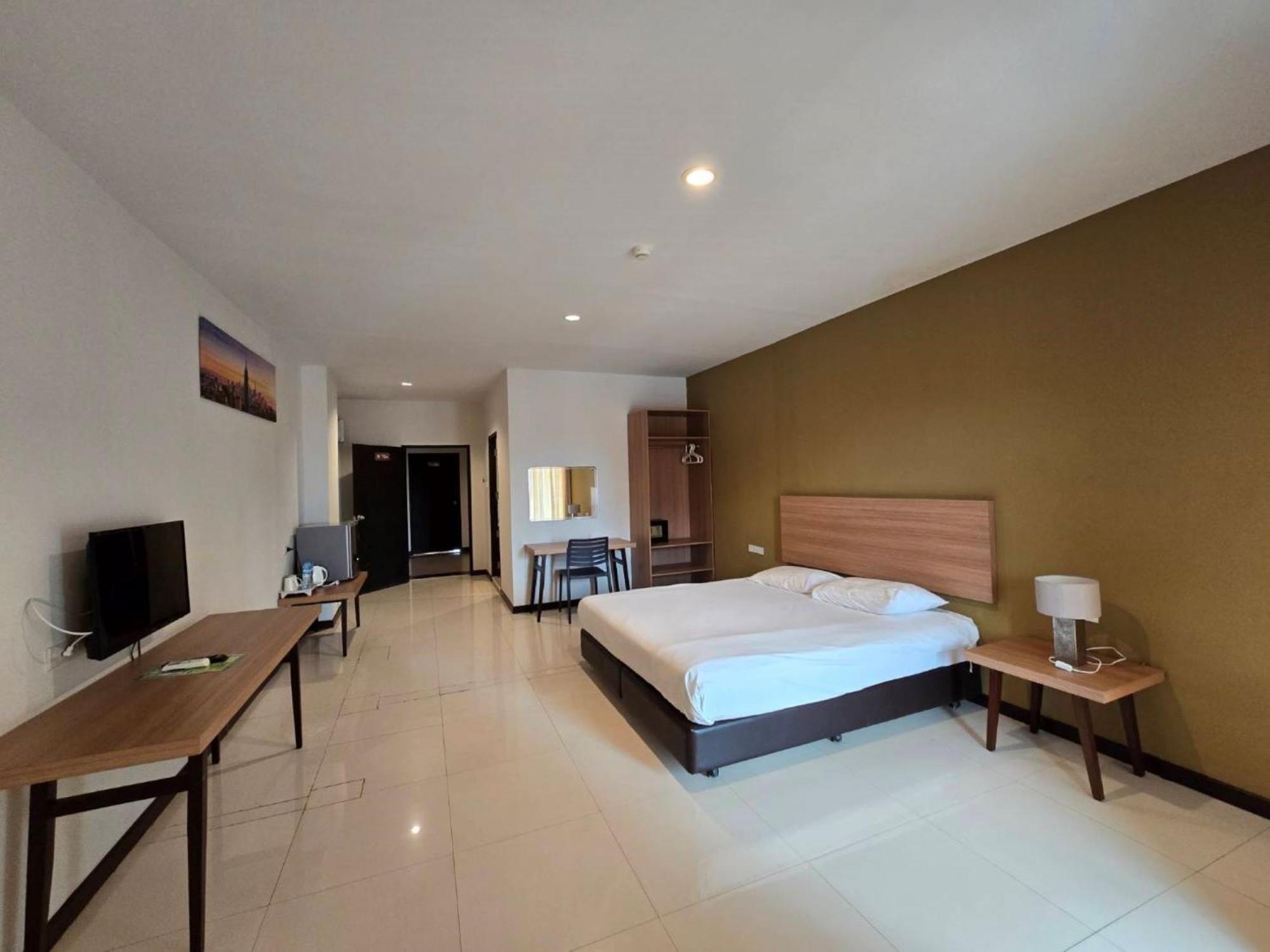 Hotel Plaza Jomtien Beach