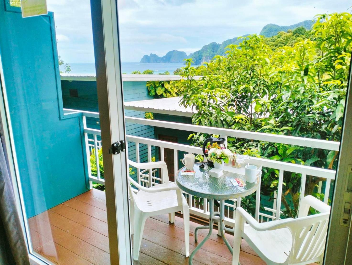Blue View House Hostel *