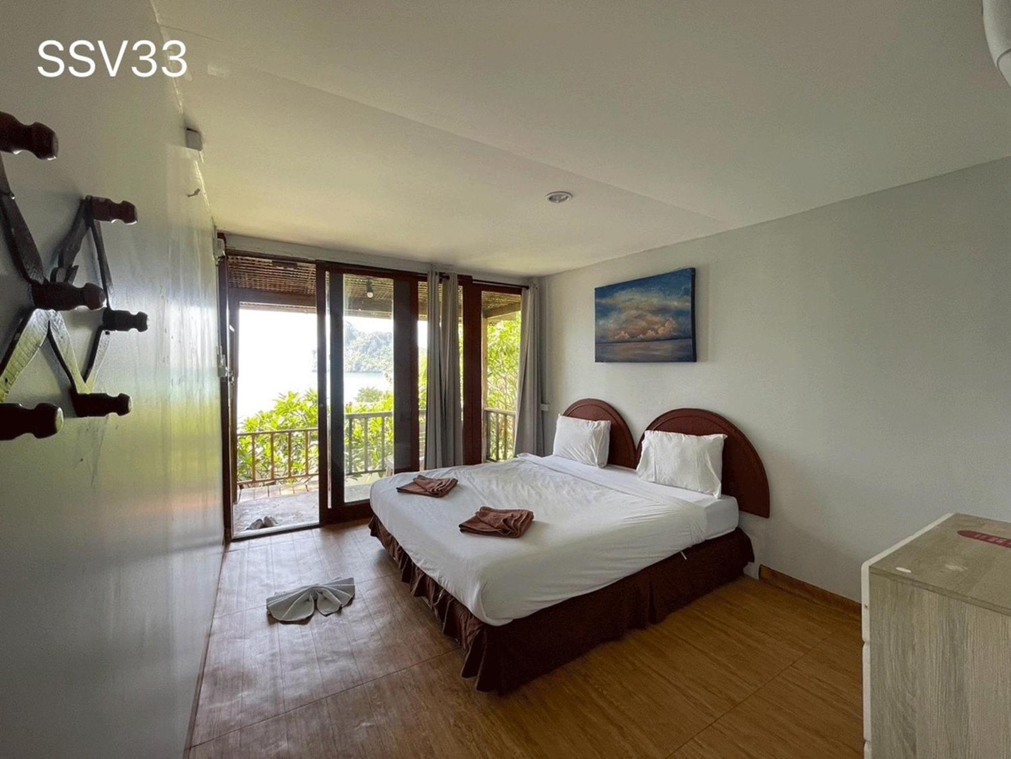 Cozy Seafront Hotel