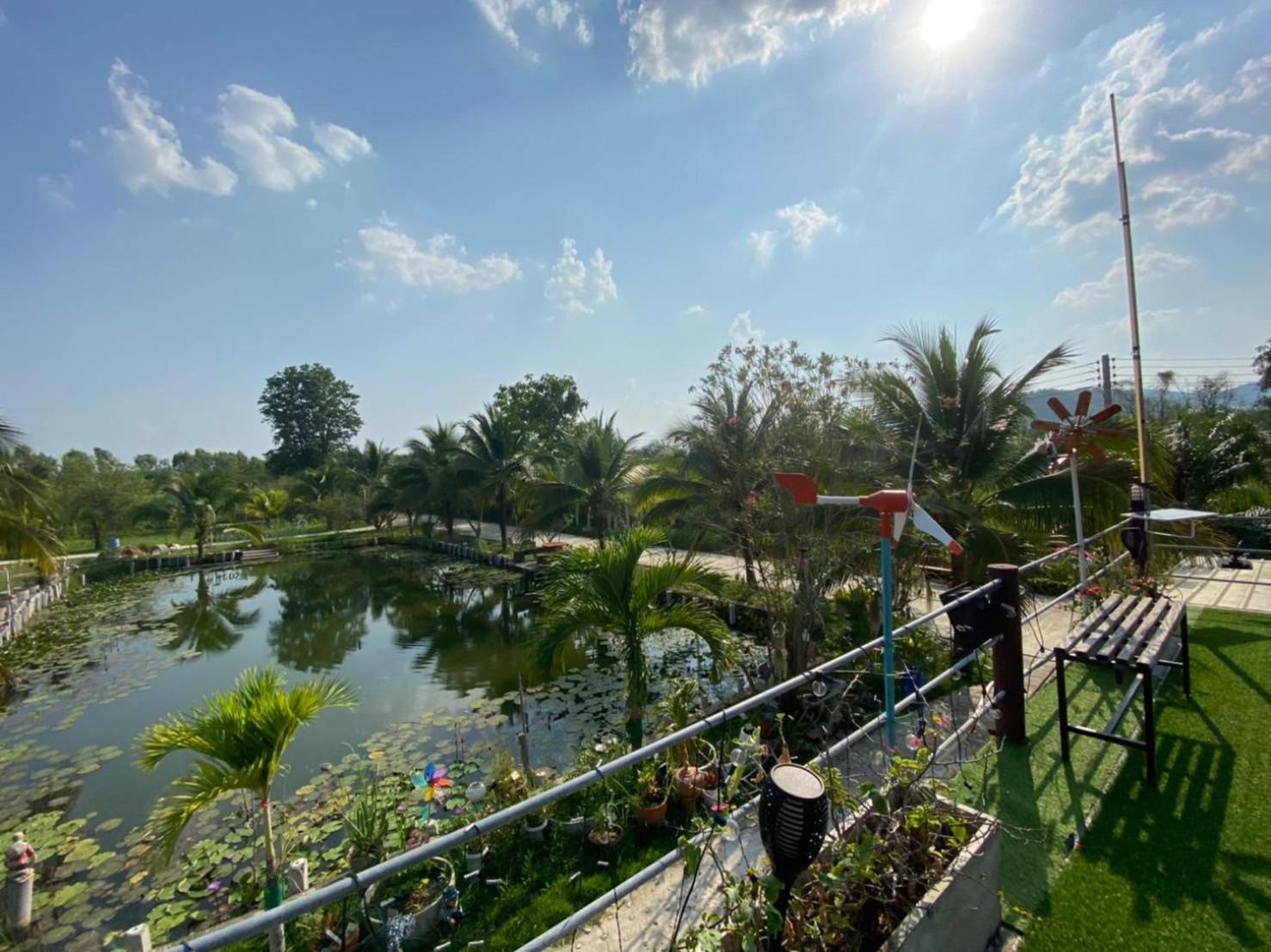 Suan Nopparat Suan Phueng