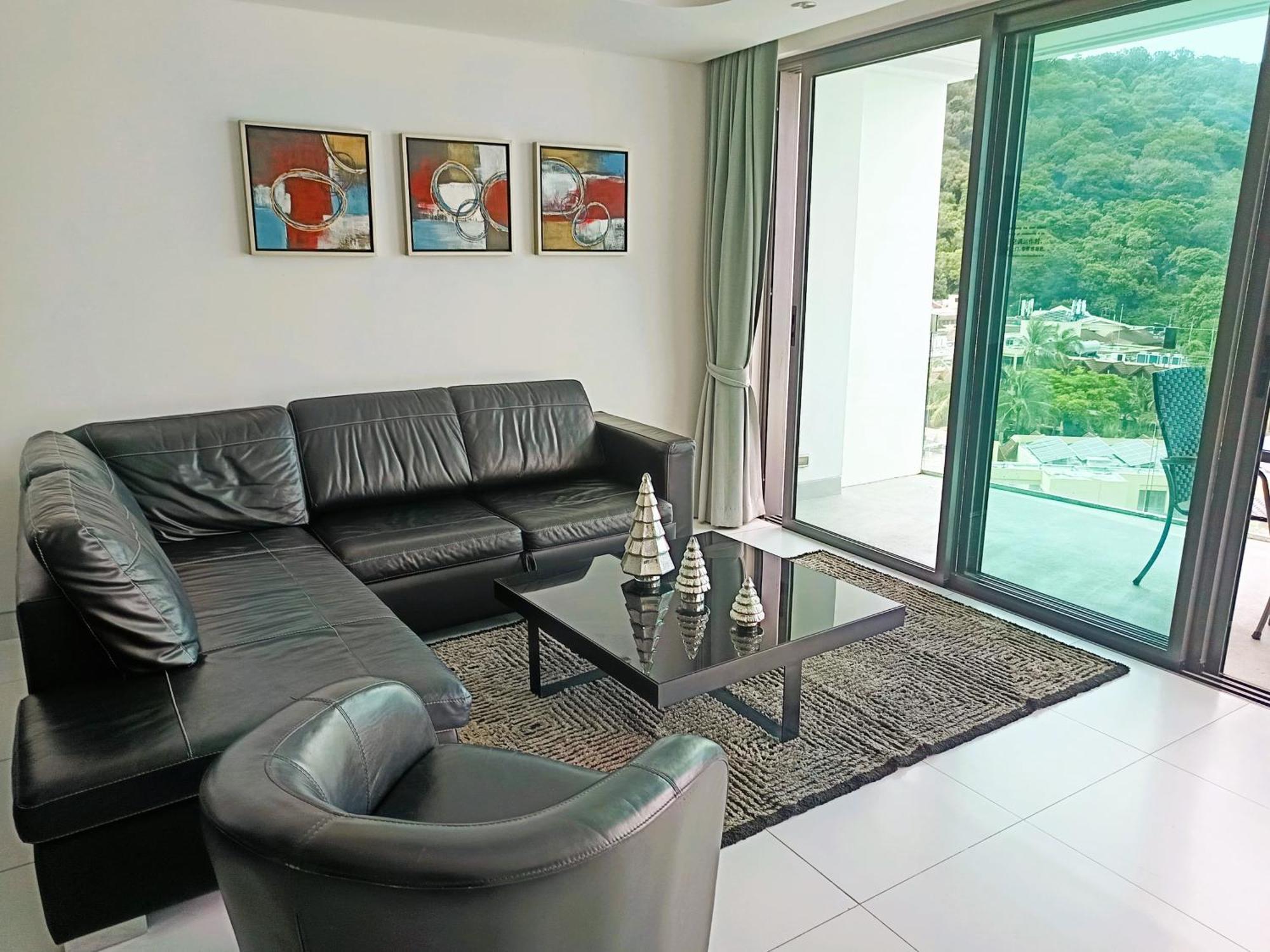 Twin Sands Penthouse Resort *