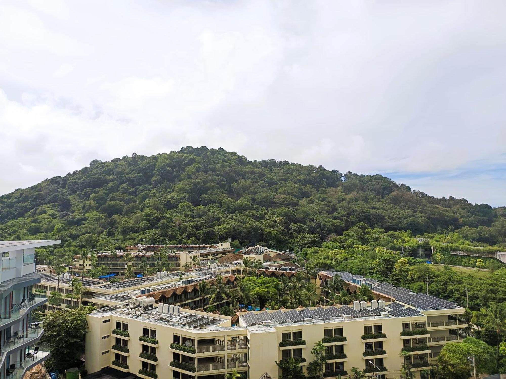Twin Sands Penthouse * Patong