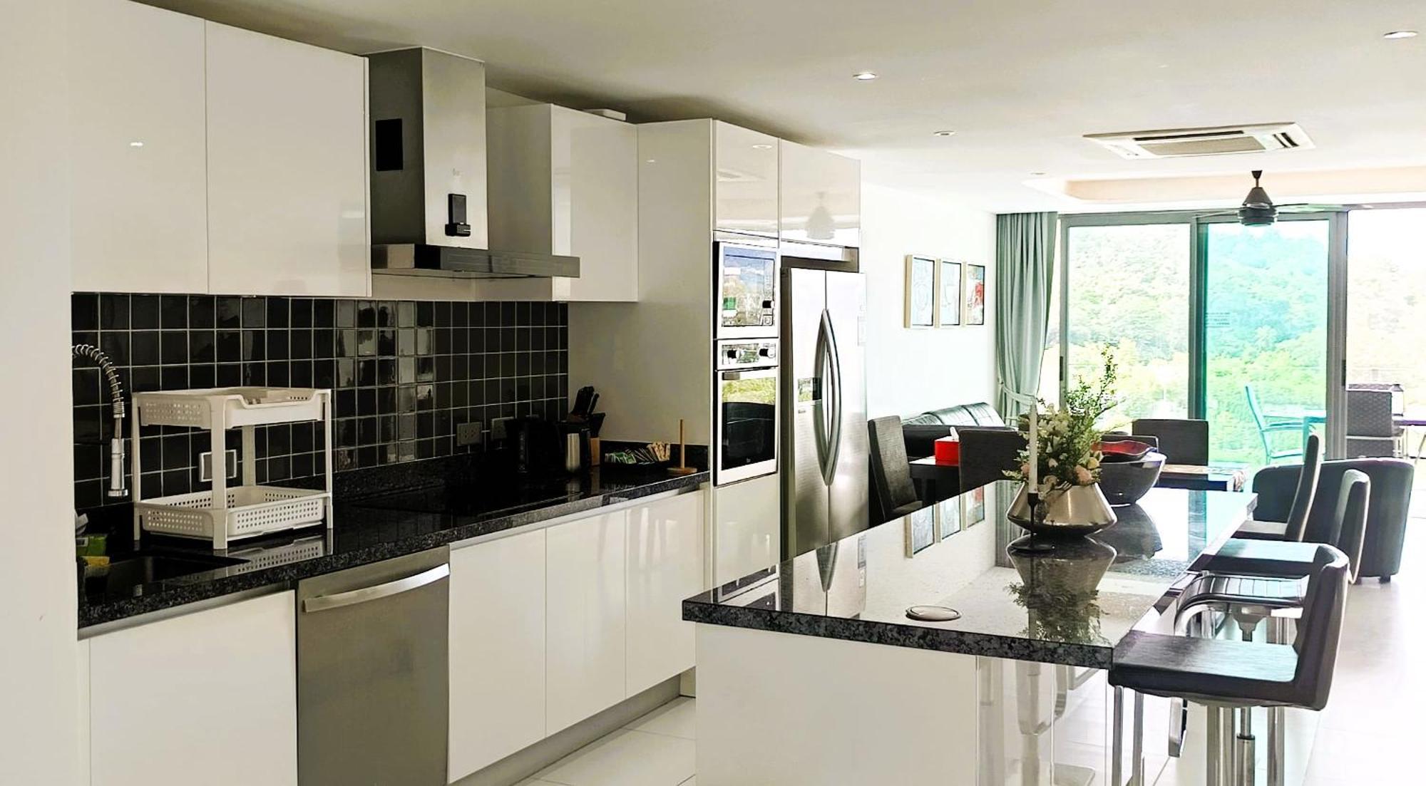 Twin Sands Penthouse Resort