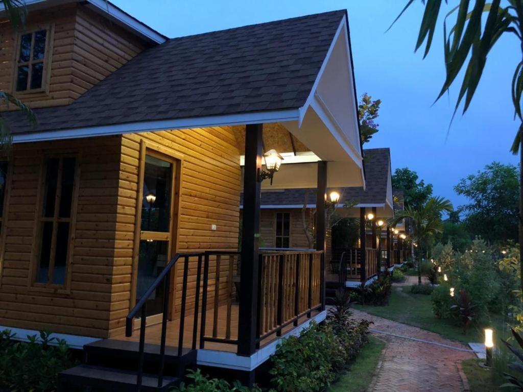Resort Chang Puak Damnoen Saduak