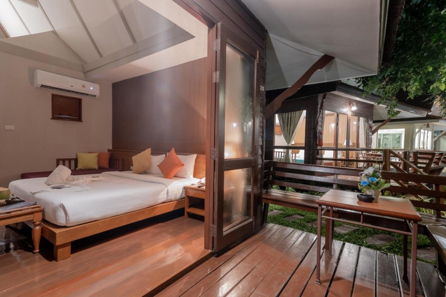 Baan Duangkaew Resort HHQ