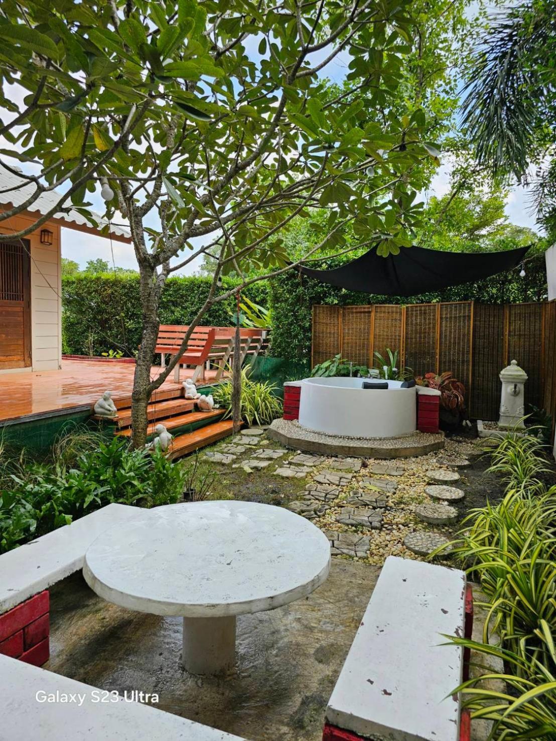 Resort Terrua Main Garden Suan Phueng