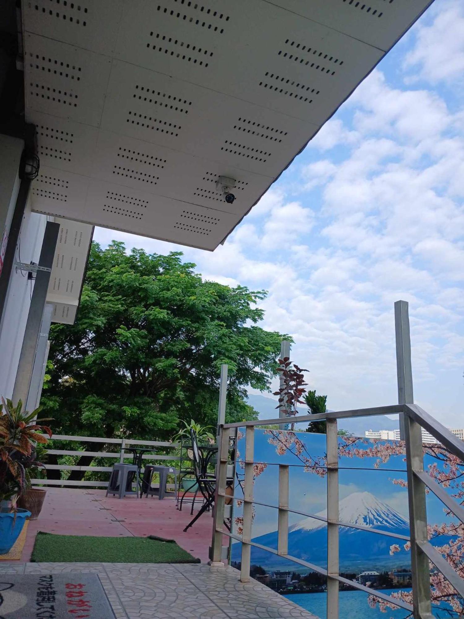 Sakura House Hostel *