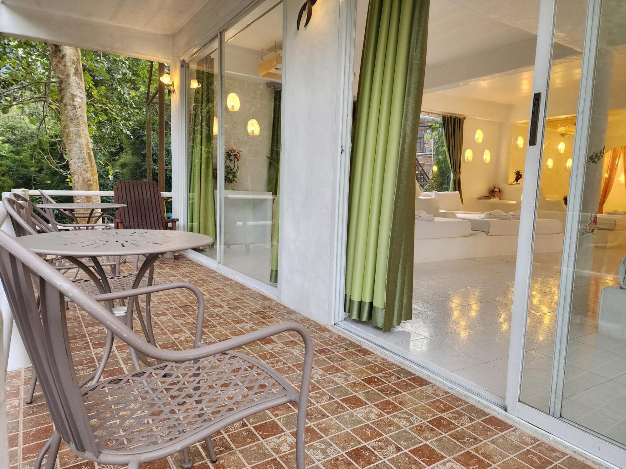 Resort Rimkao Valley Suan Phueng
