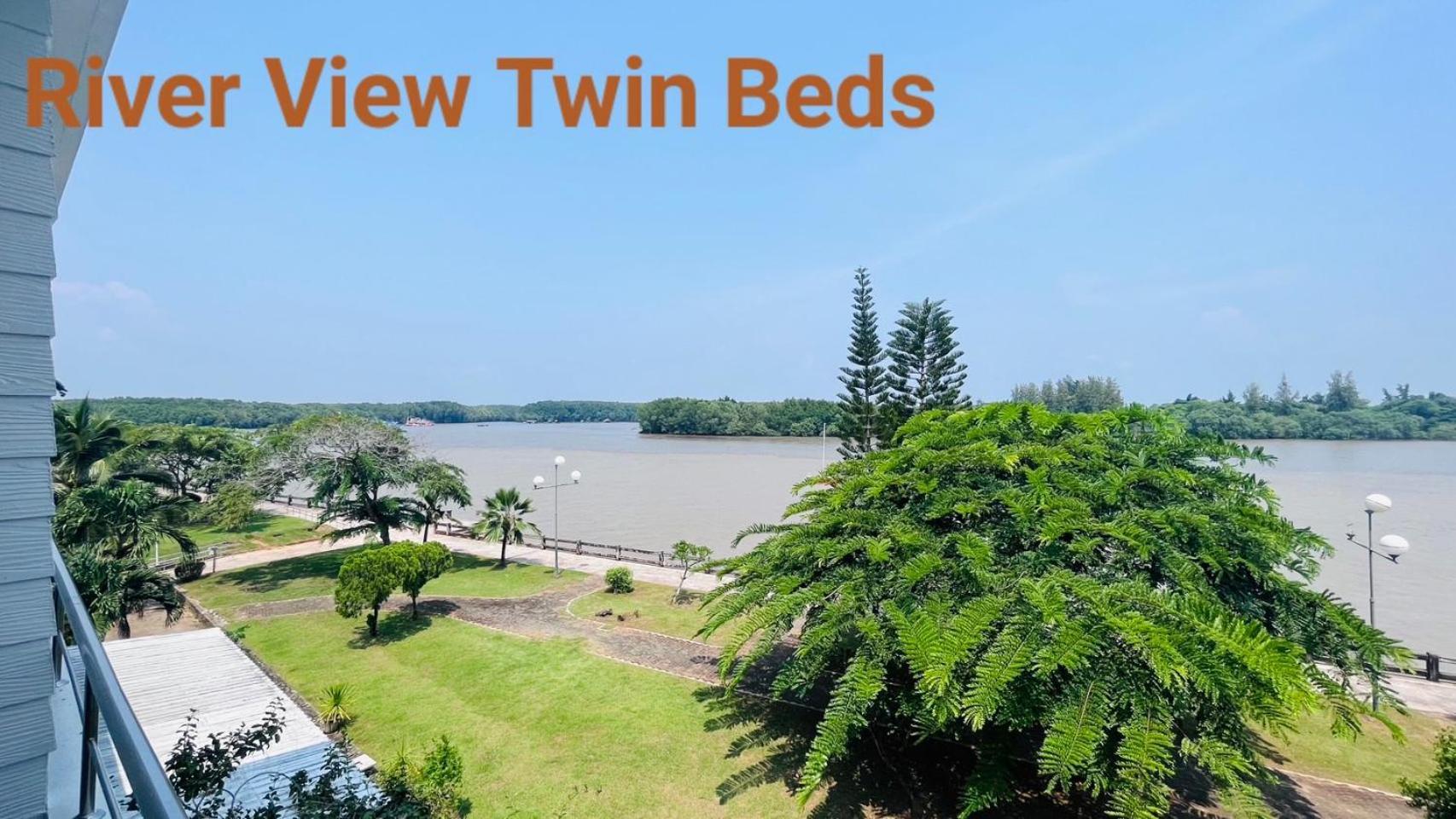 Hotel River
