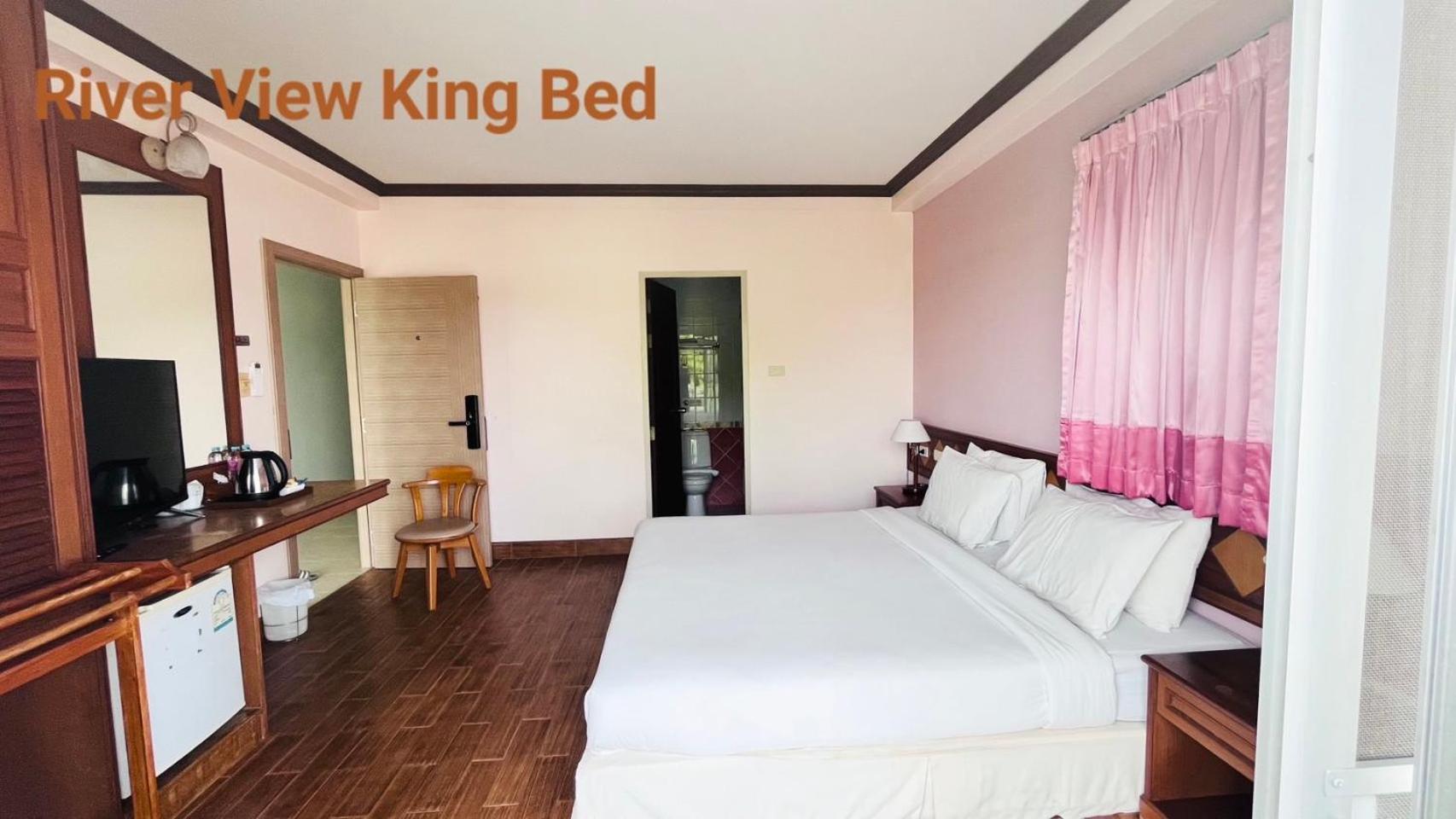 Hotel River 2*