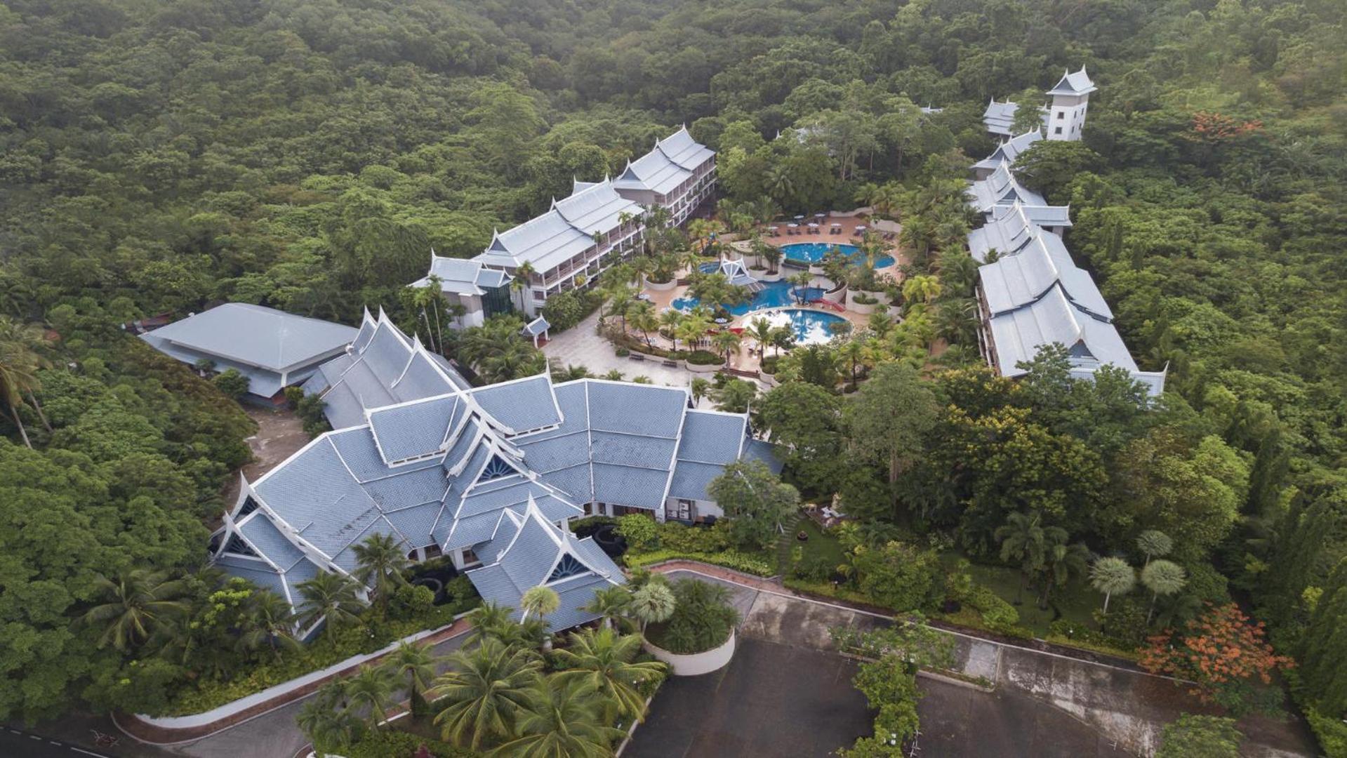 Chada Thai Village