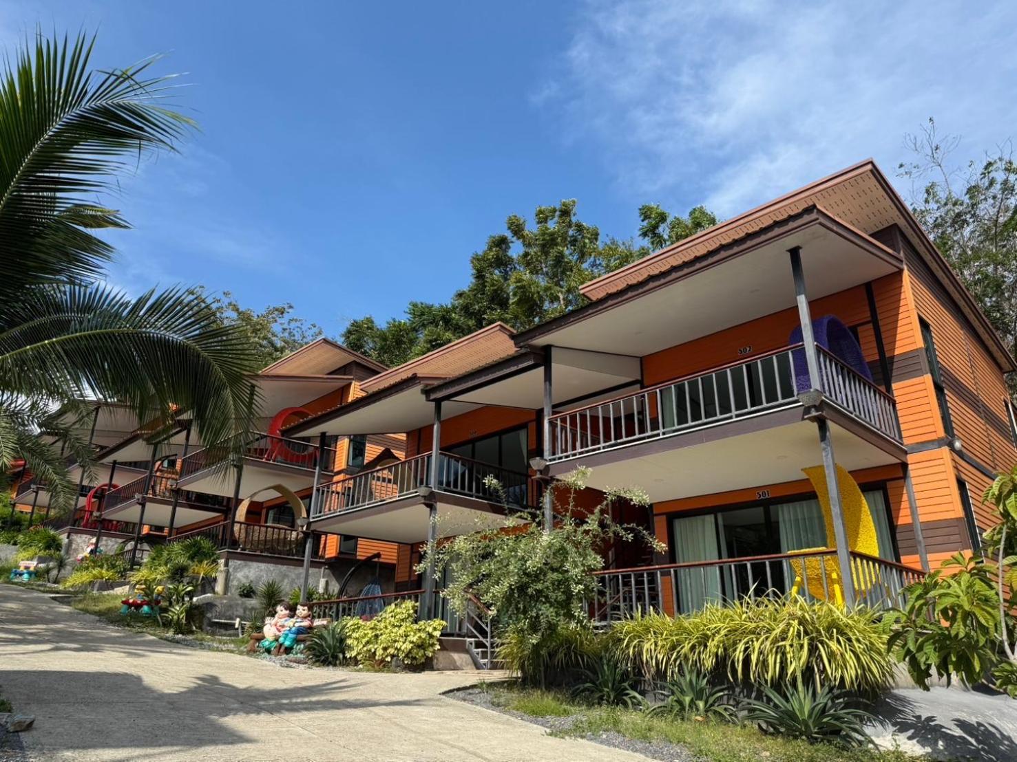 Resort Chomview