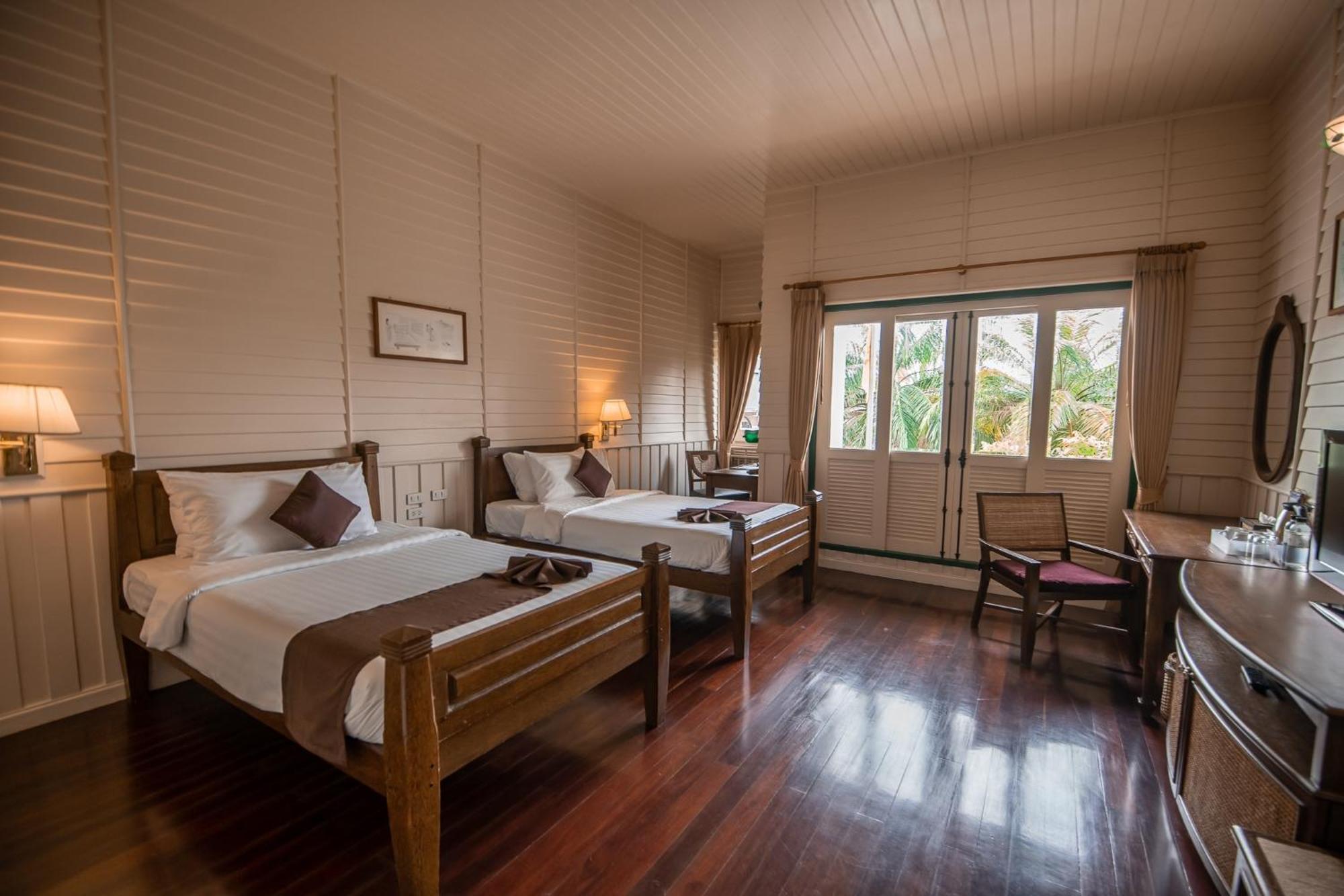 Hotel Kalanan Riverside Nonthaburi