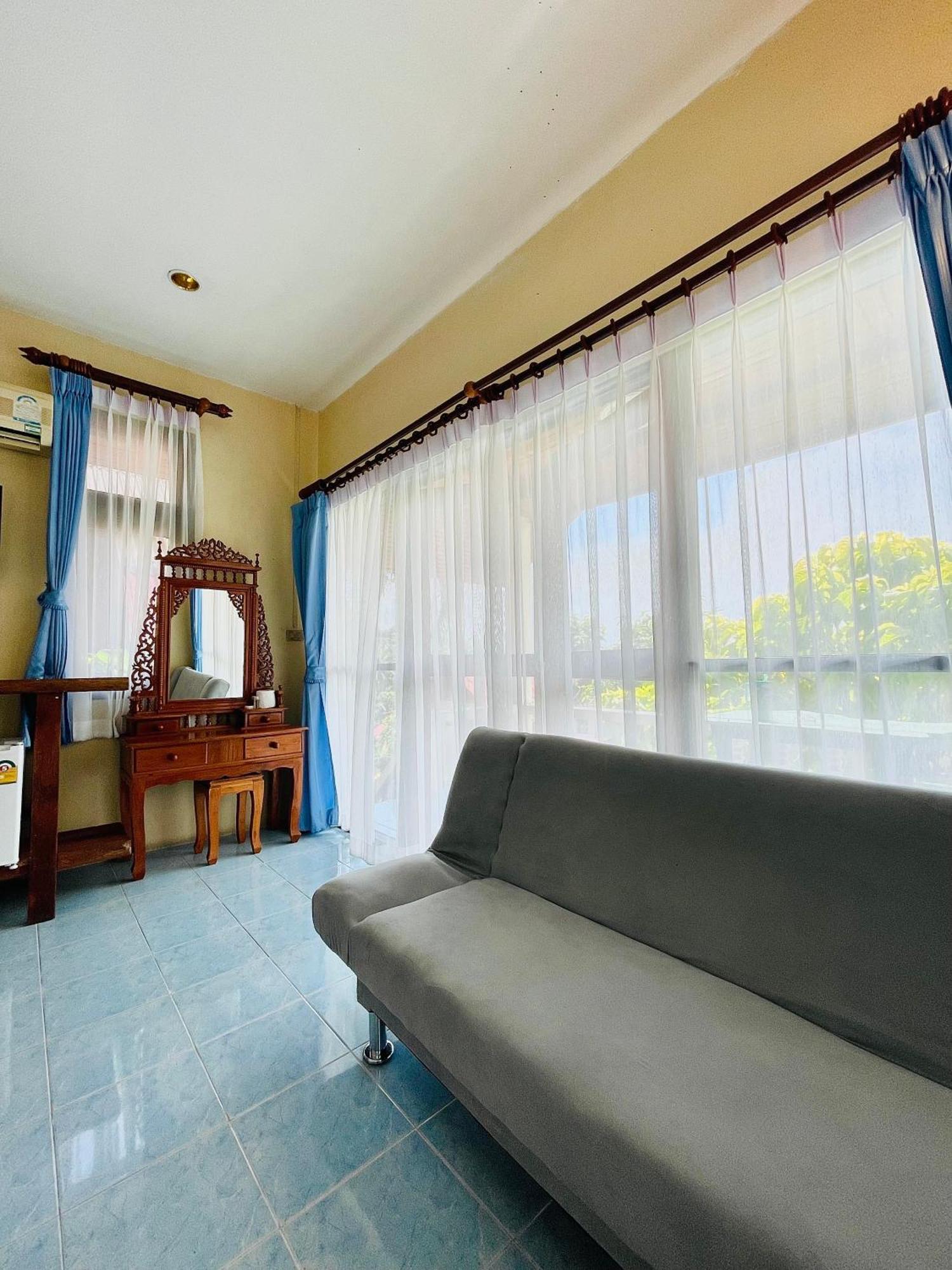 Tanouy Garden Holiday home *