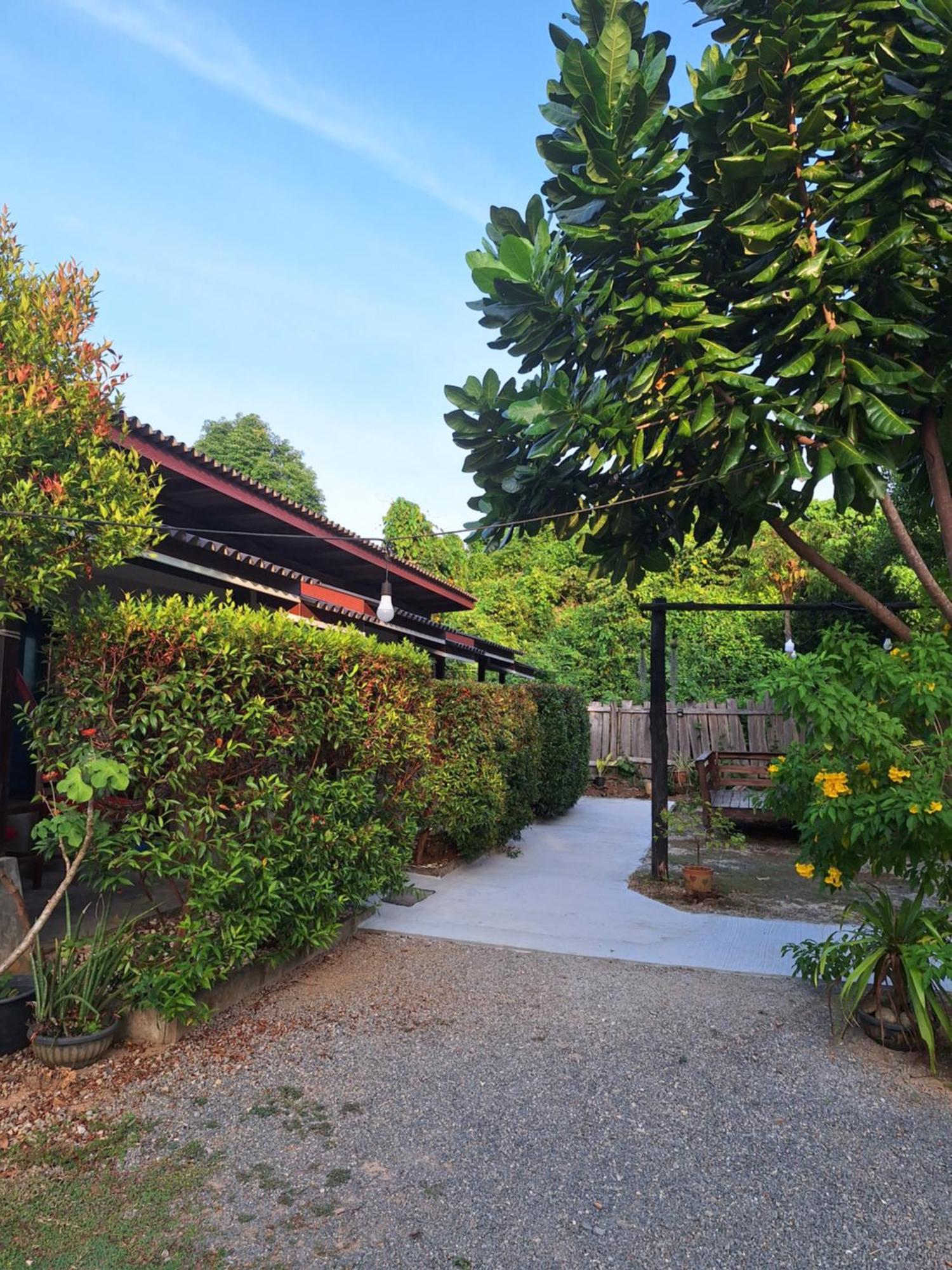 Lanta Happy House Guest house *