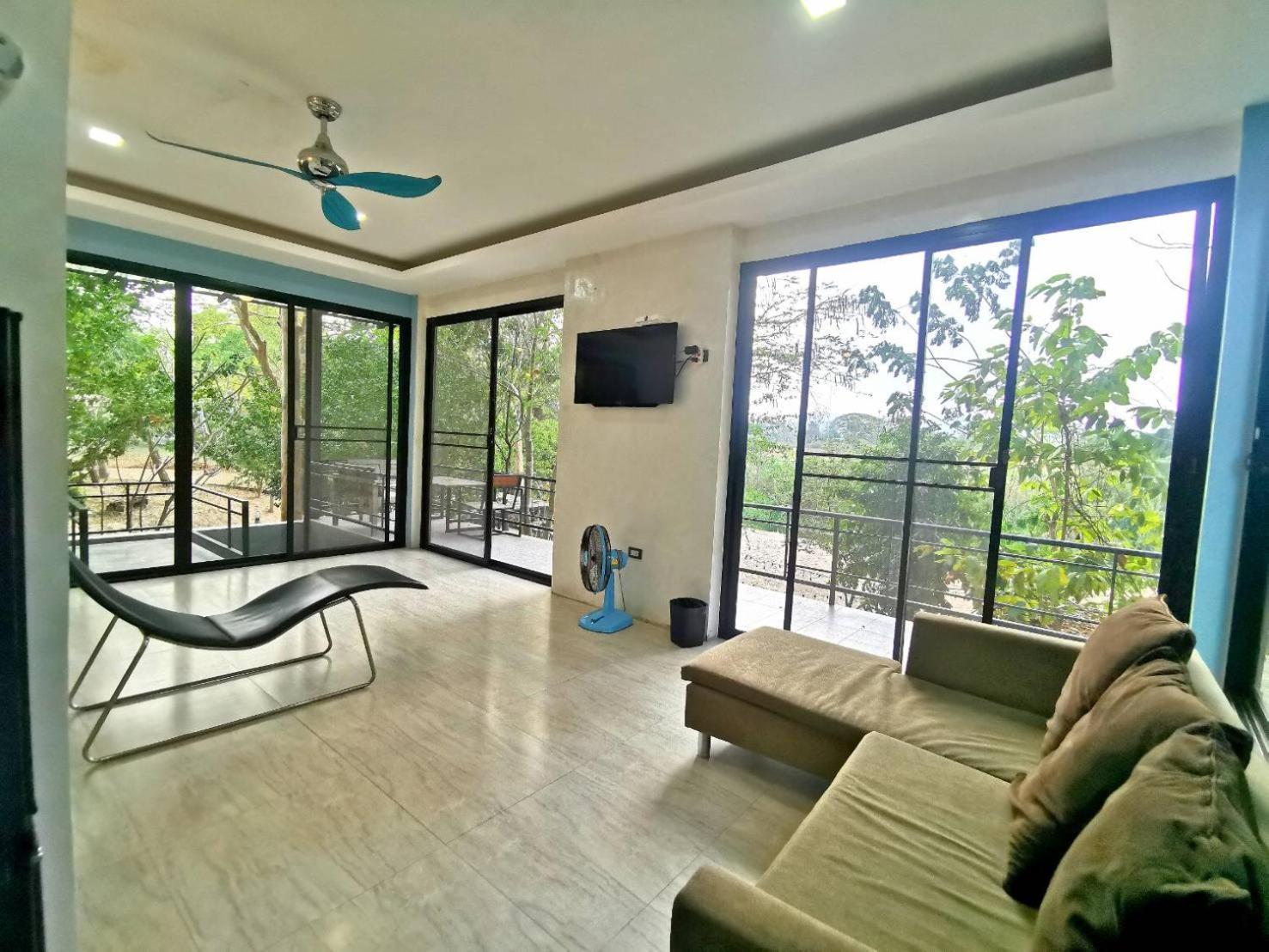 Baan Naratawan Bed & Breakfast Suan Phueng