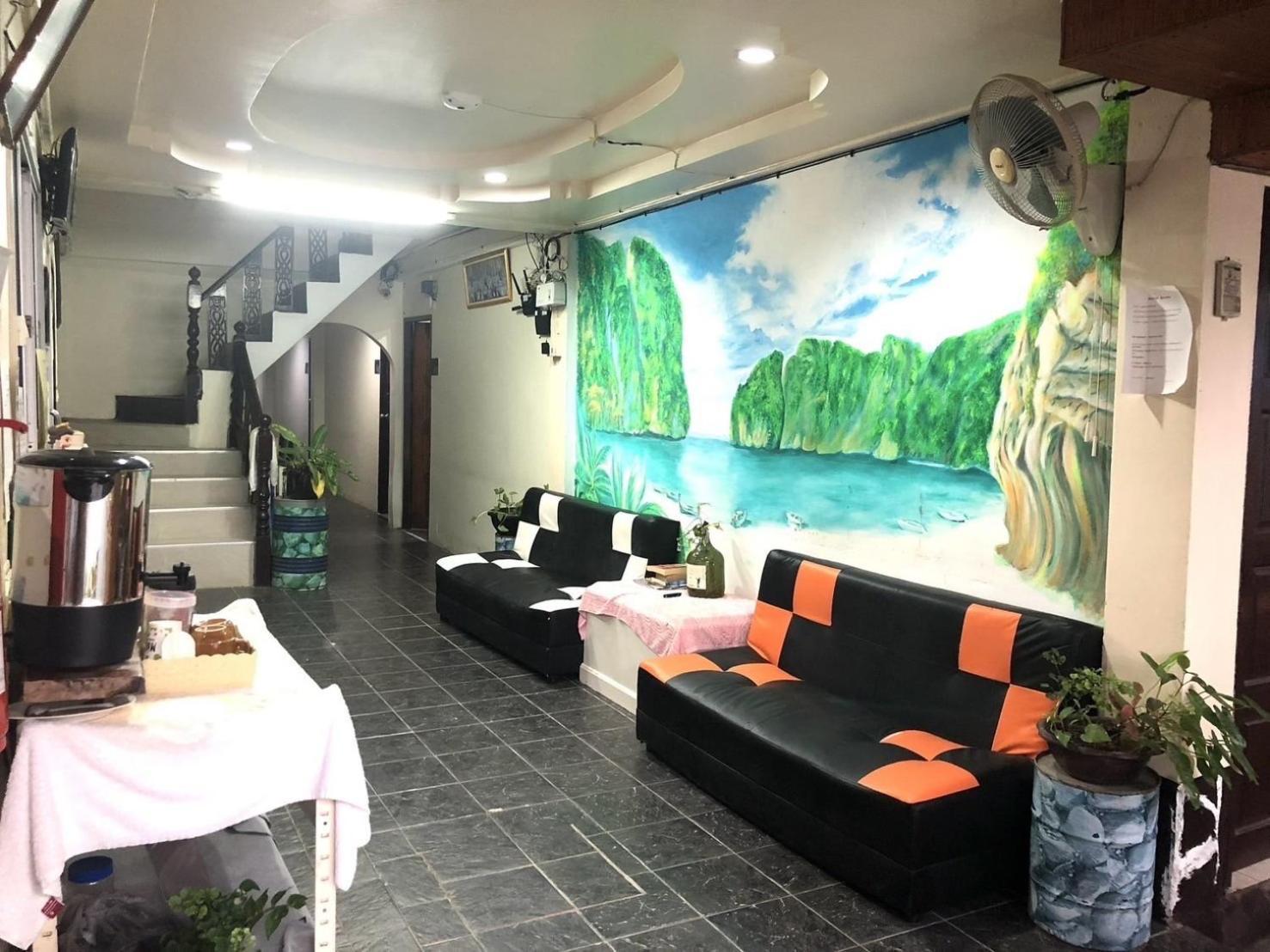 Golden Bee Hotel 3*