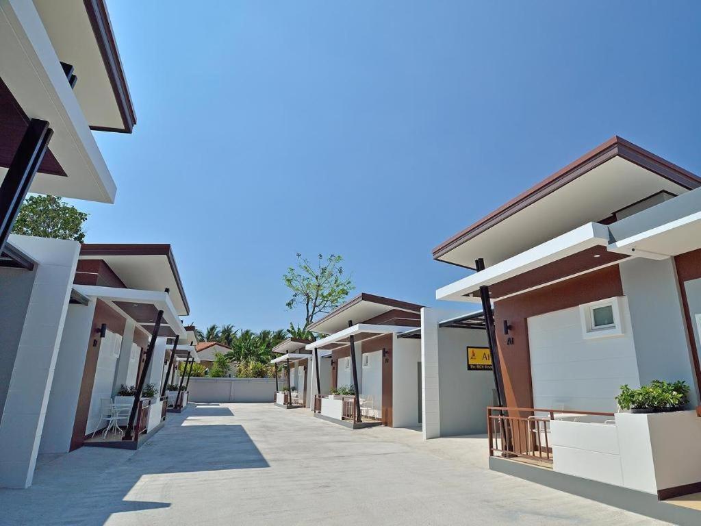 Resort The Rich 2*