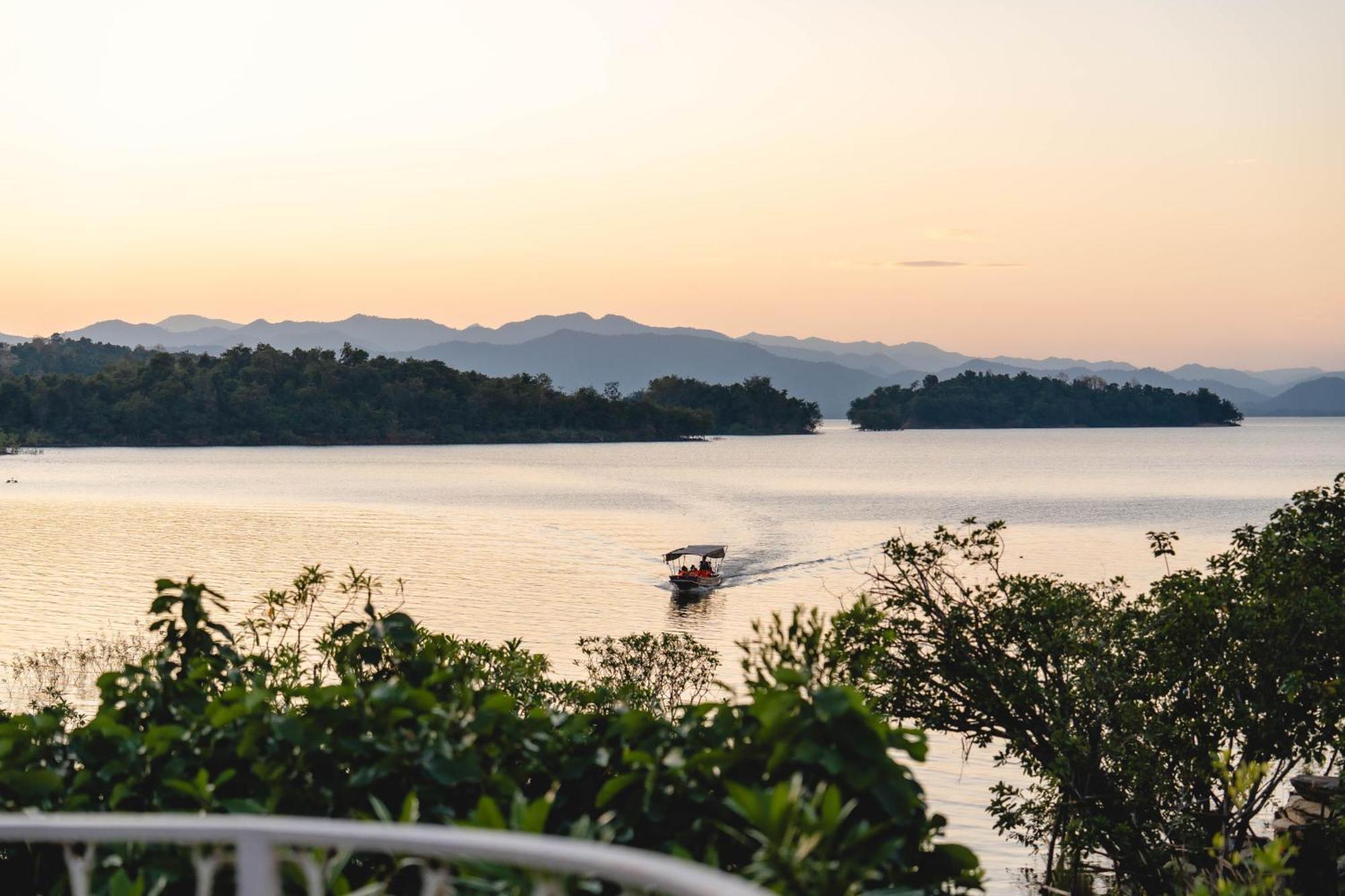 Resort Le La And Kaeng Krachan