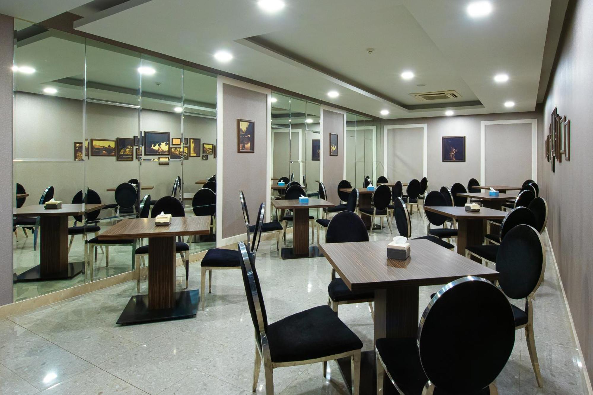 O2 Luxury Hotel Bang Phli