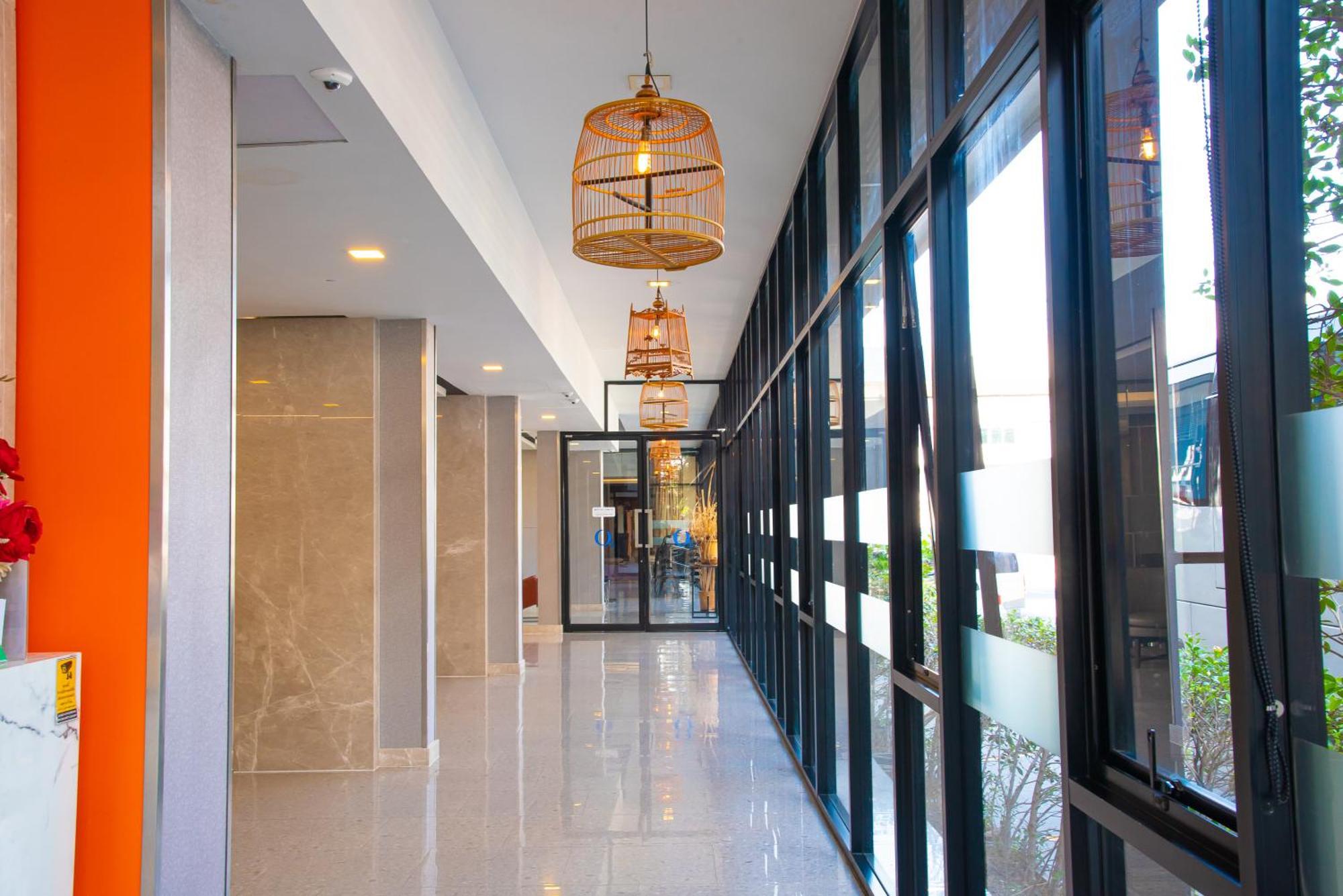 O2 Luxury Hotel Bang Phli