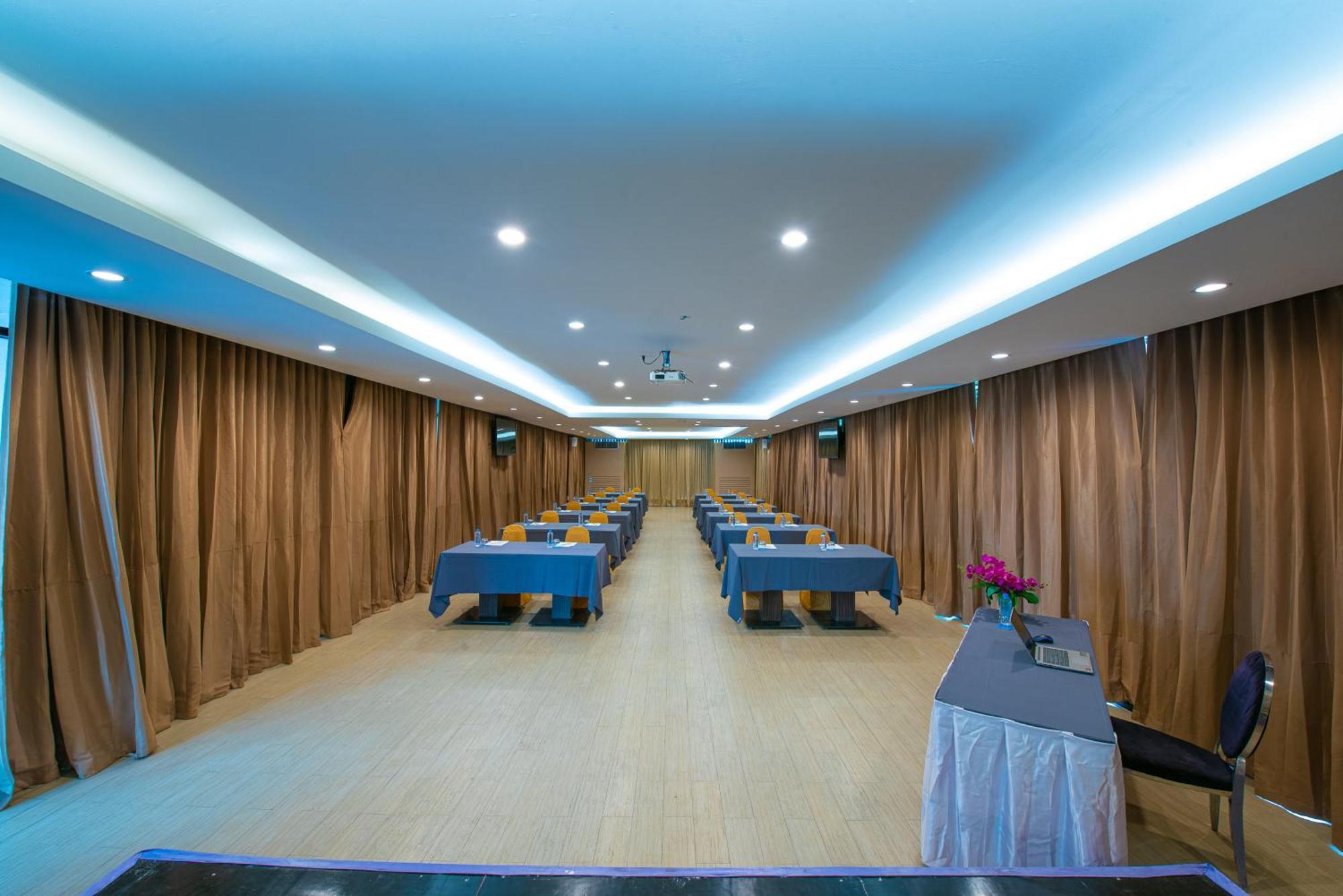 O2 Luxury Hotel