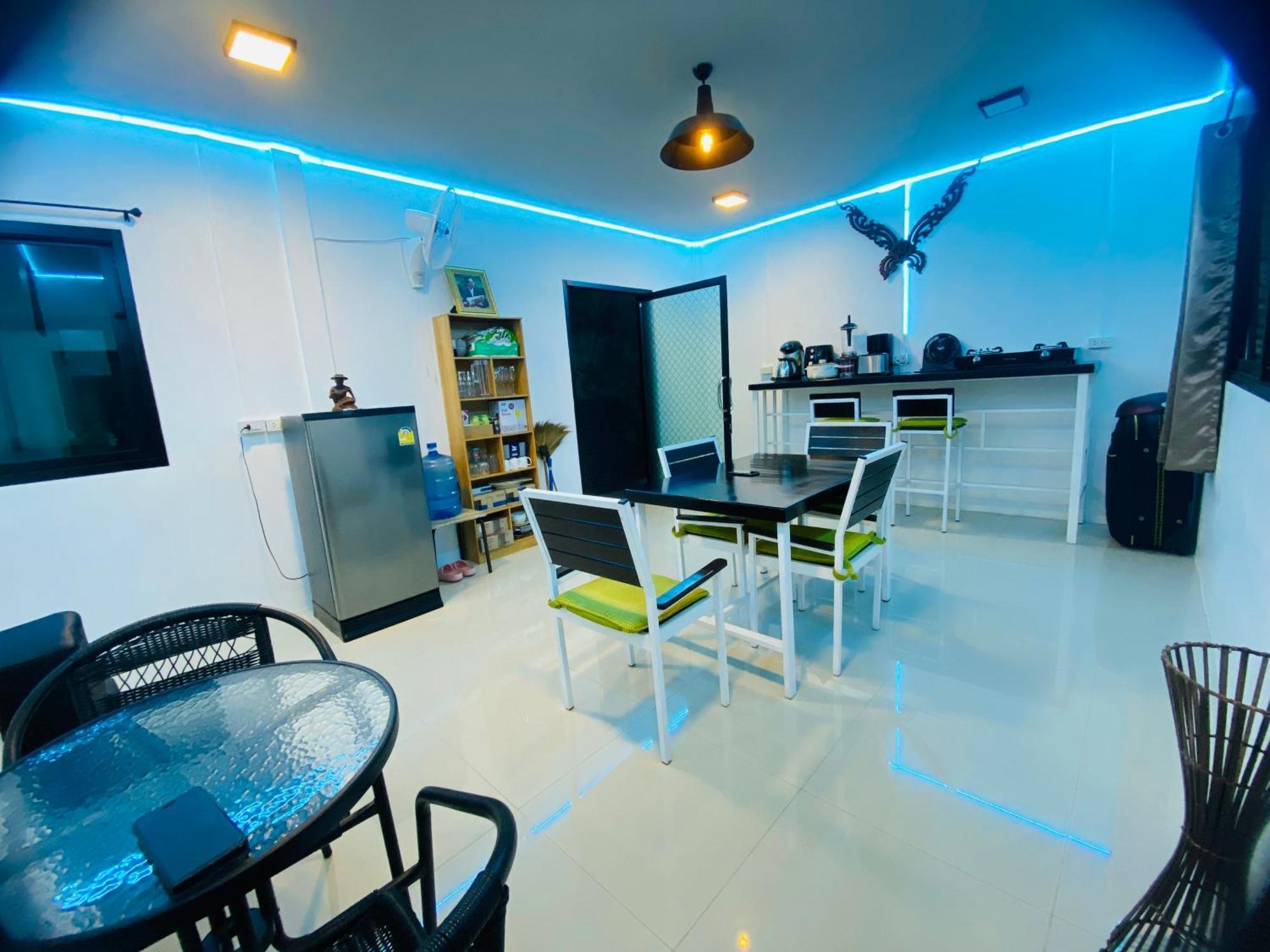 Thawat Boutique *