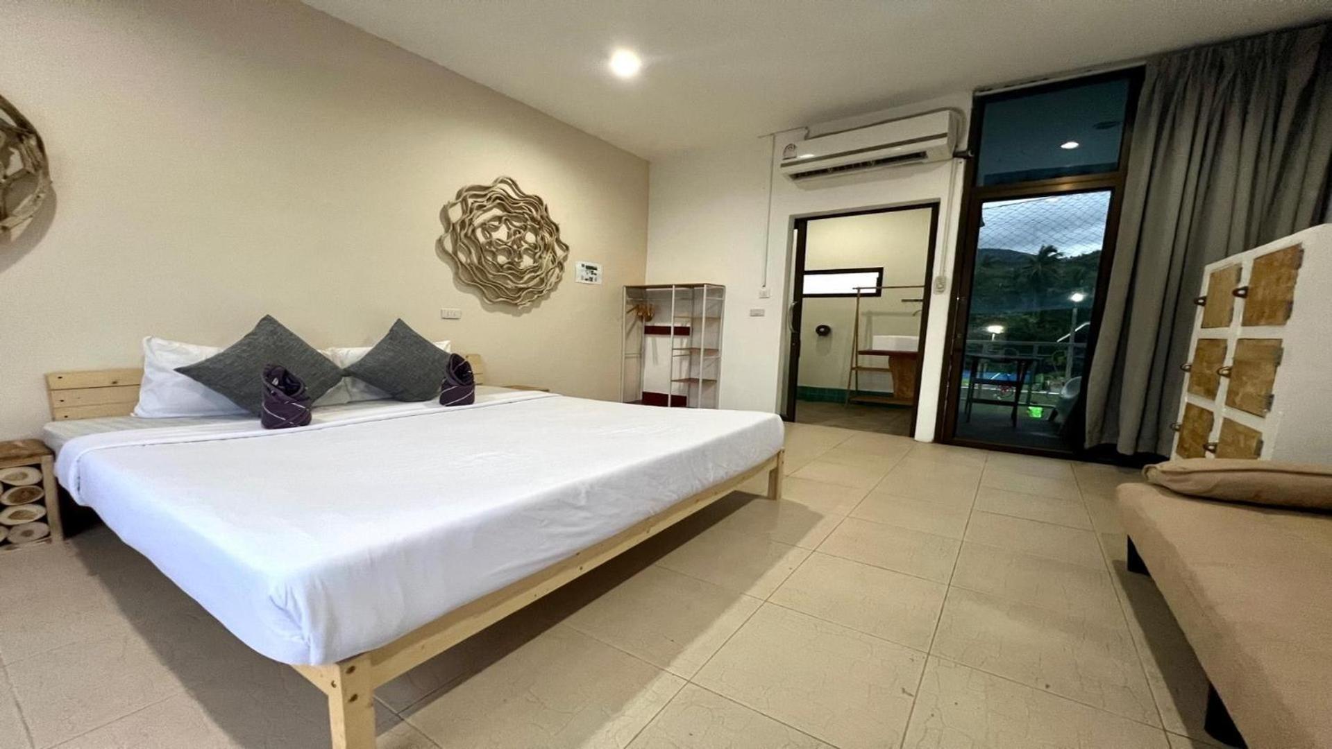 Leo Hostel Baan Tai
