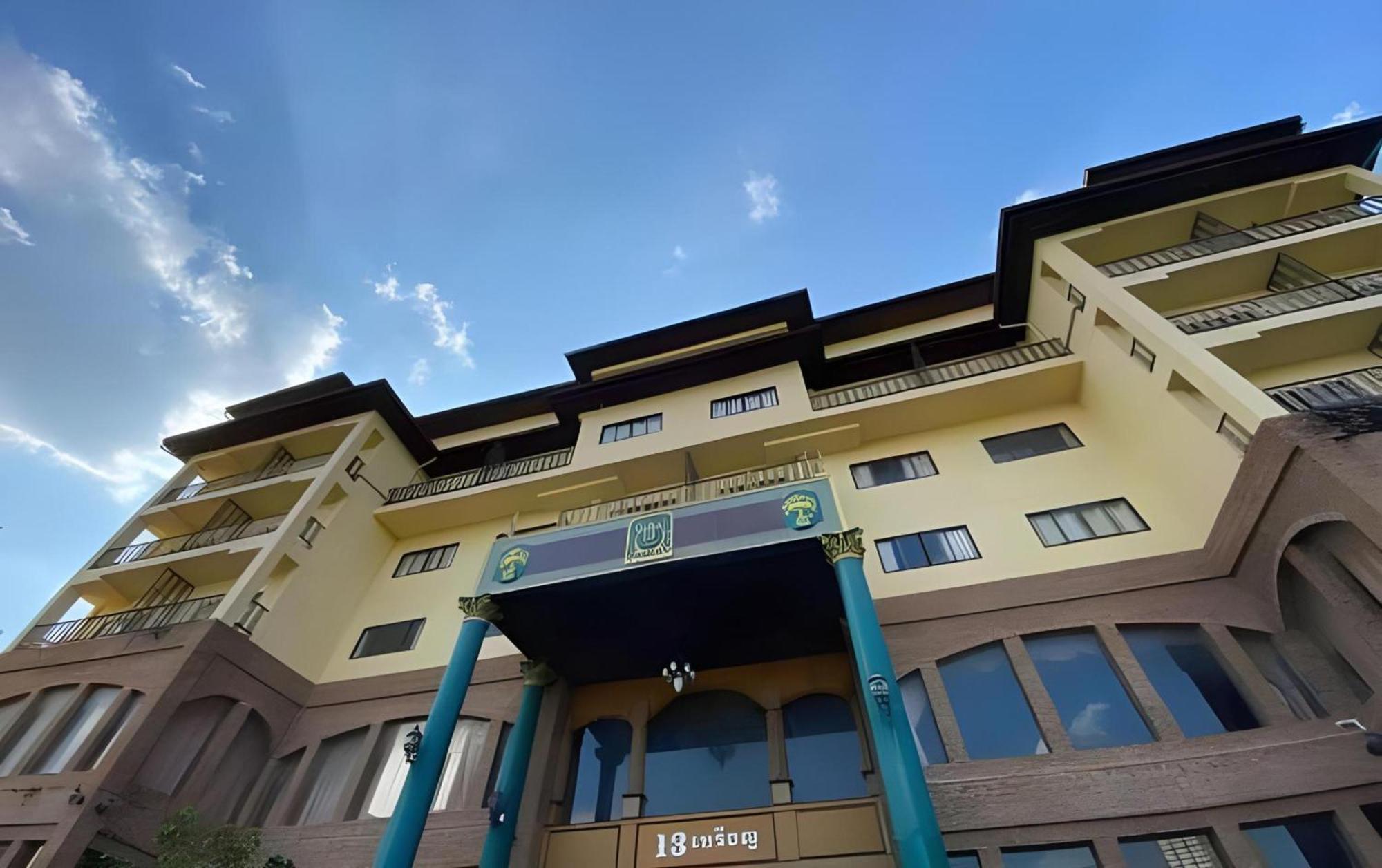 Hotel Oyo 75466 -13 Coins Bang Yai 3*
